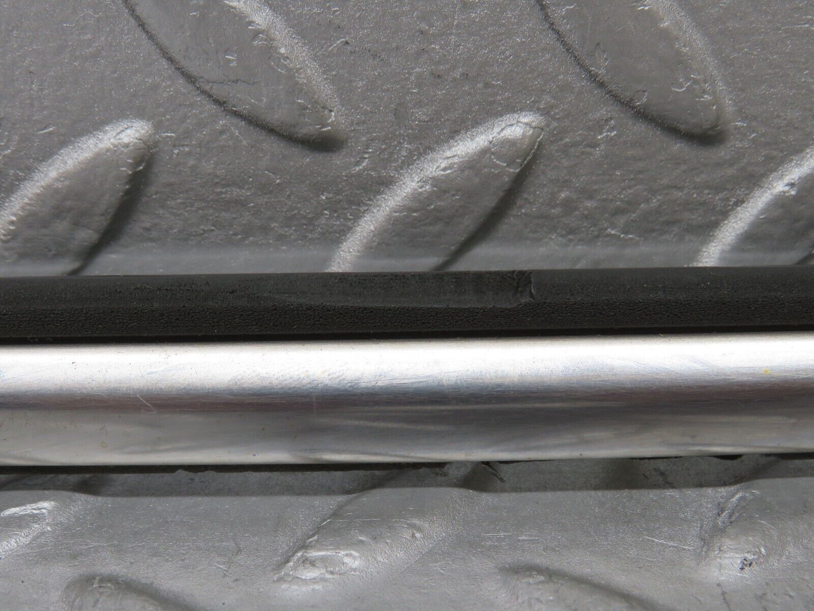 37435 Mercedes-Benz W109 300SEL Front Left Door Centre Moulding Trim