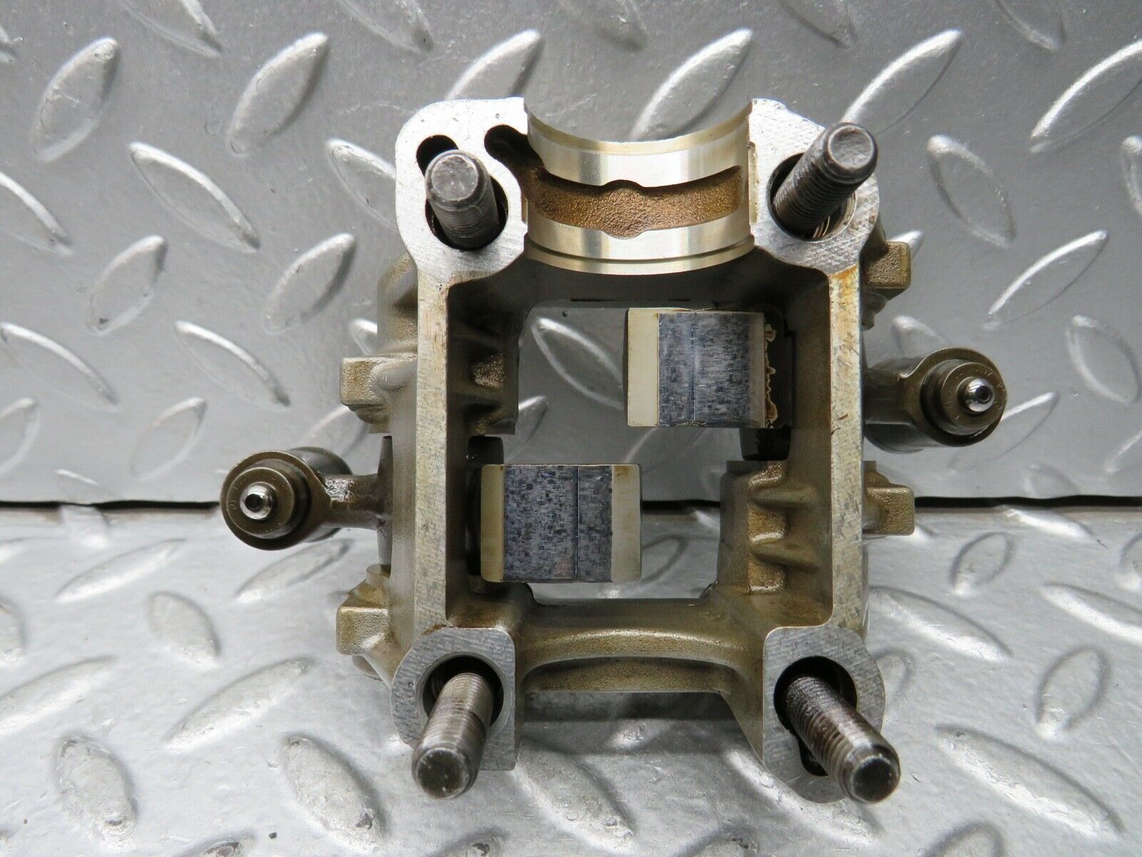 21743 Mercedes-Benz W126 300SE Rocker Arms Camshaft Bearing Block 1030510610