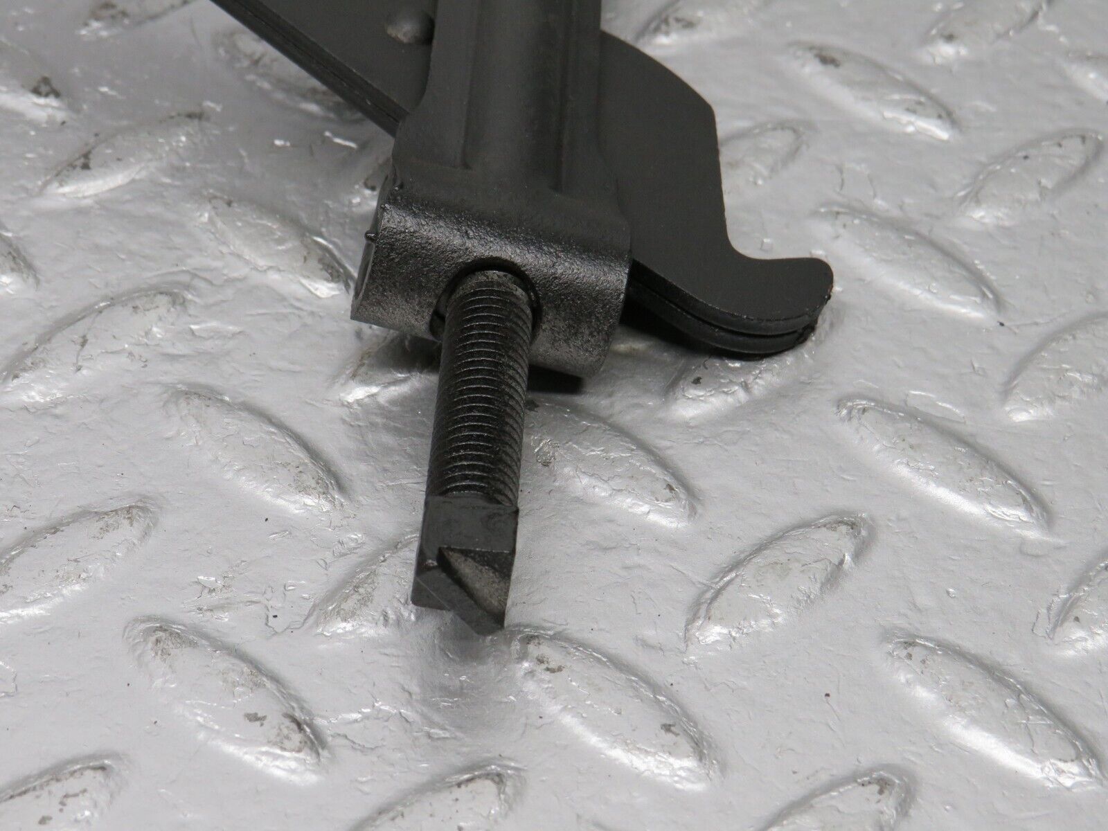 40544 Mercedes-Benz W123 300D Handbrake Adjusting Handbrake Regulator