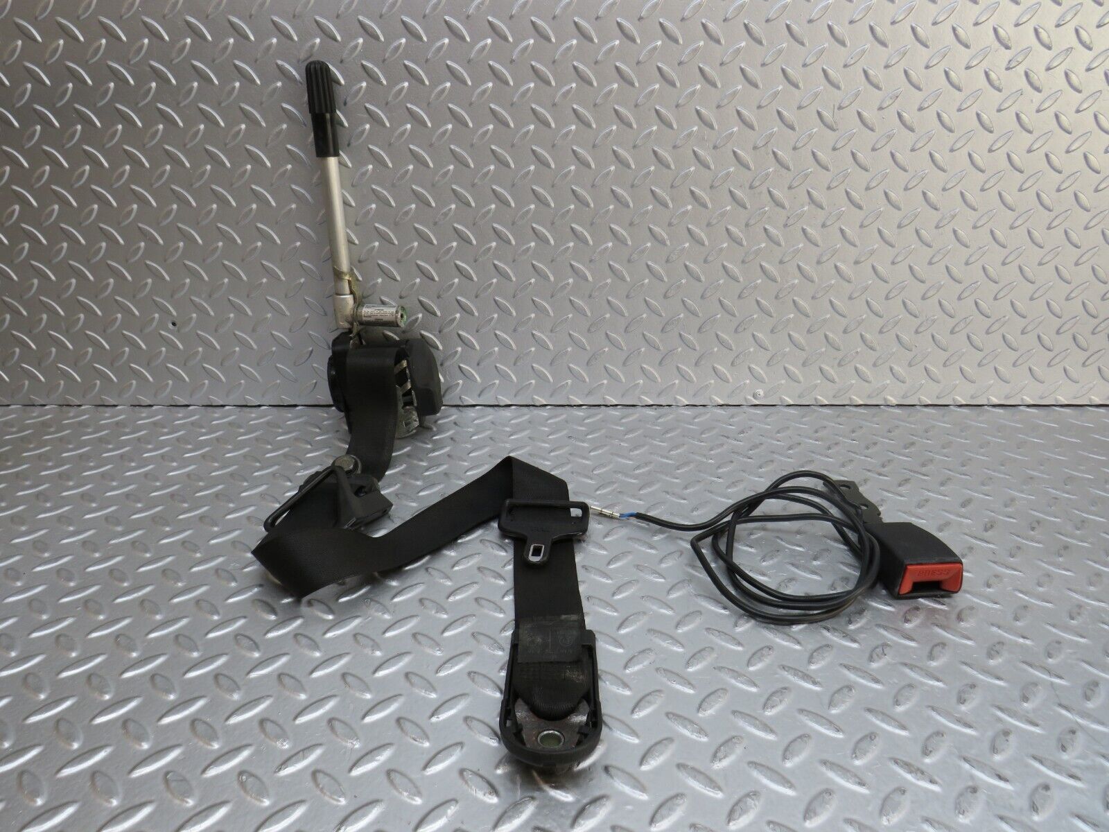 37163 Mercedes-Benz C126 420SEC Coupe Front Right Seat Belt With Buckles 1268806886