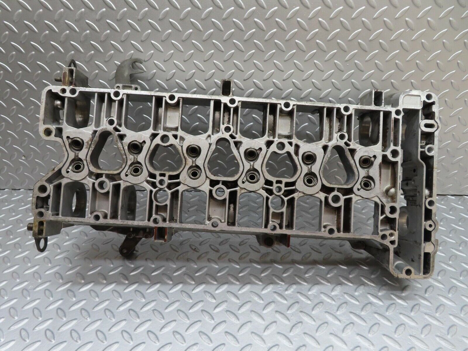 16071 Mercedes-Benz W123 280E Camshaft Bearing Casing 1100163304