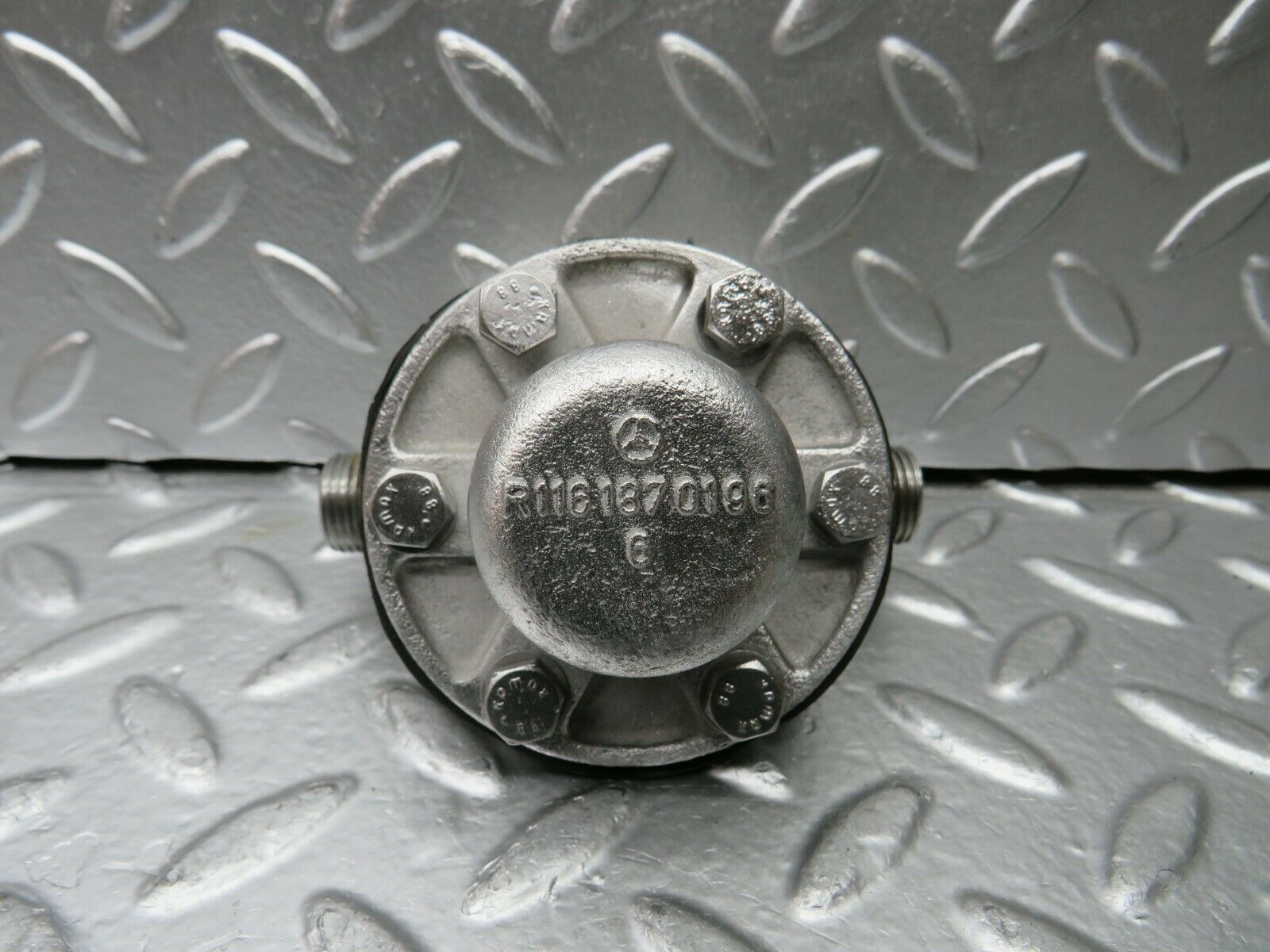 22697 Mercedes-Benz C107 450SLC Coup Oil Pressure Damper 1161870196 1161870494