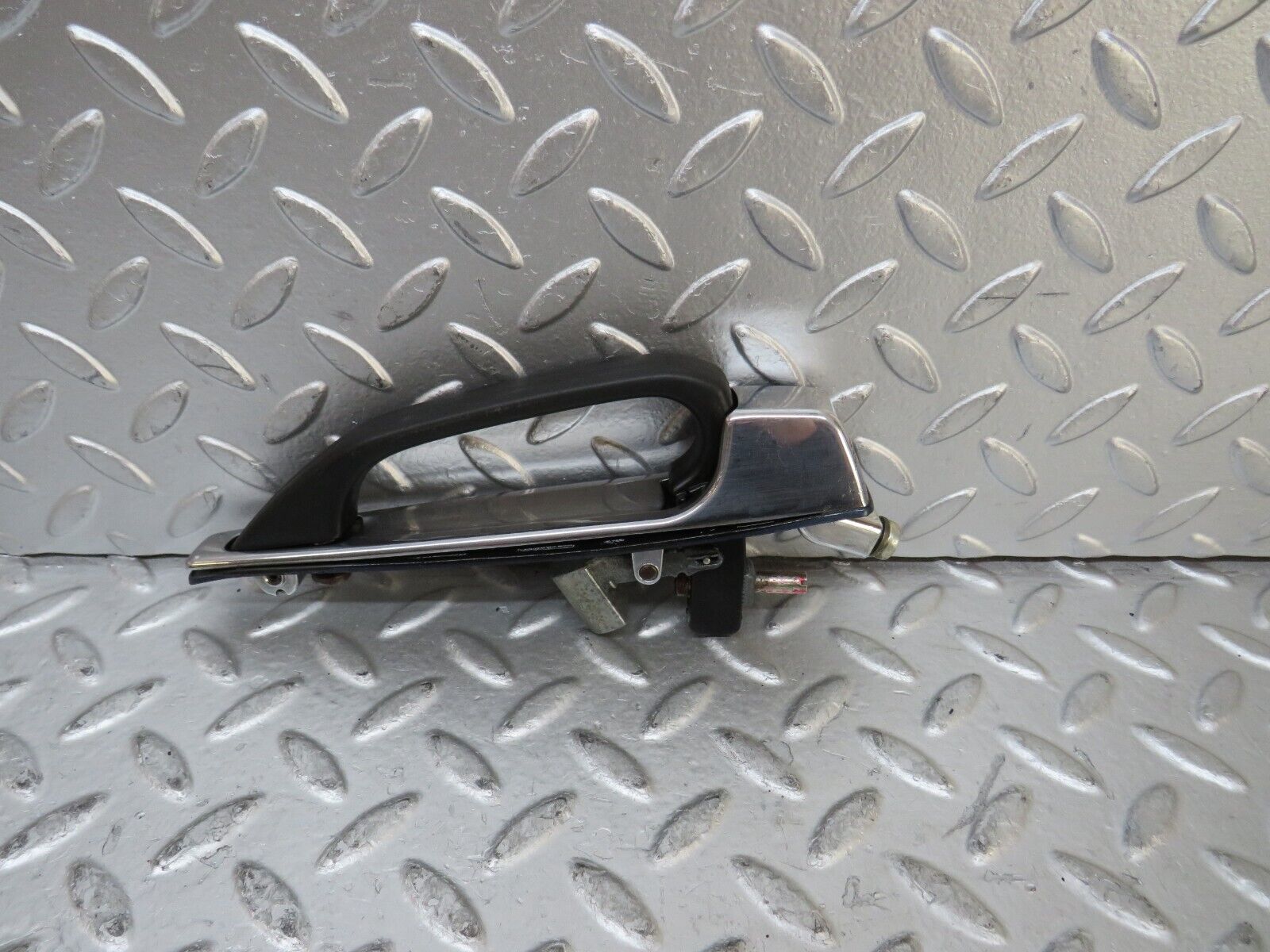 27054 Mercedes-Benz W123 280E Rear Exterior Door Handle 1237600359