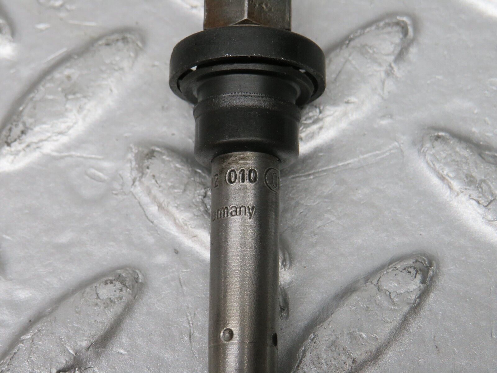 32706 Mercedes-Benz S124 300TE Wagon Fuel Injector Bosch 0437502010