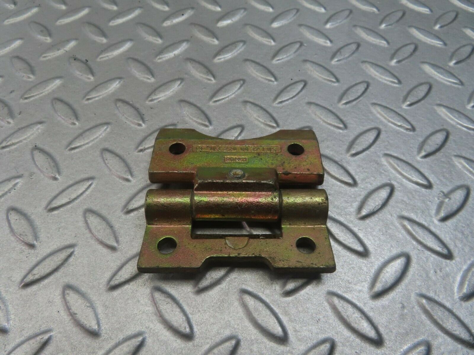 8262 Mercedes-Benz W123 Door Hinge 1237200037