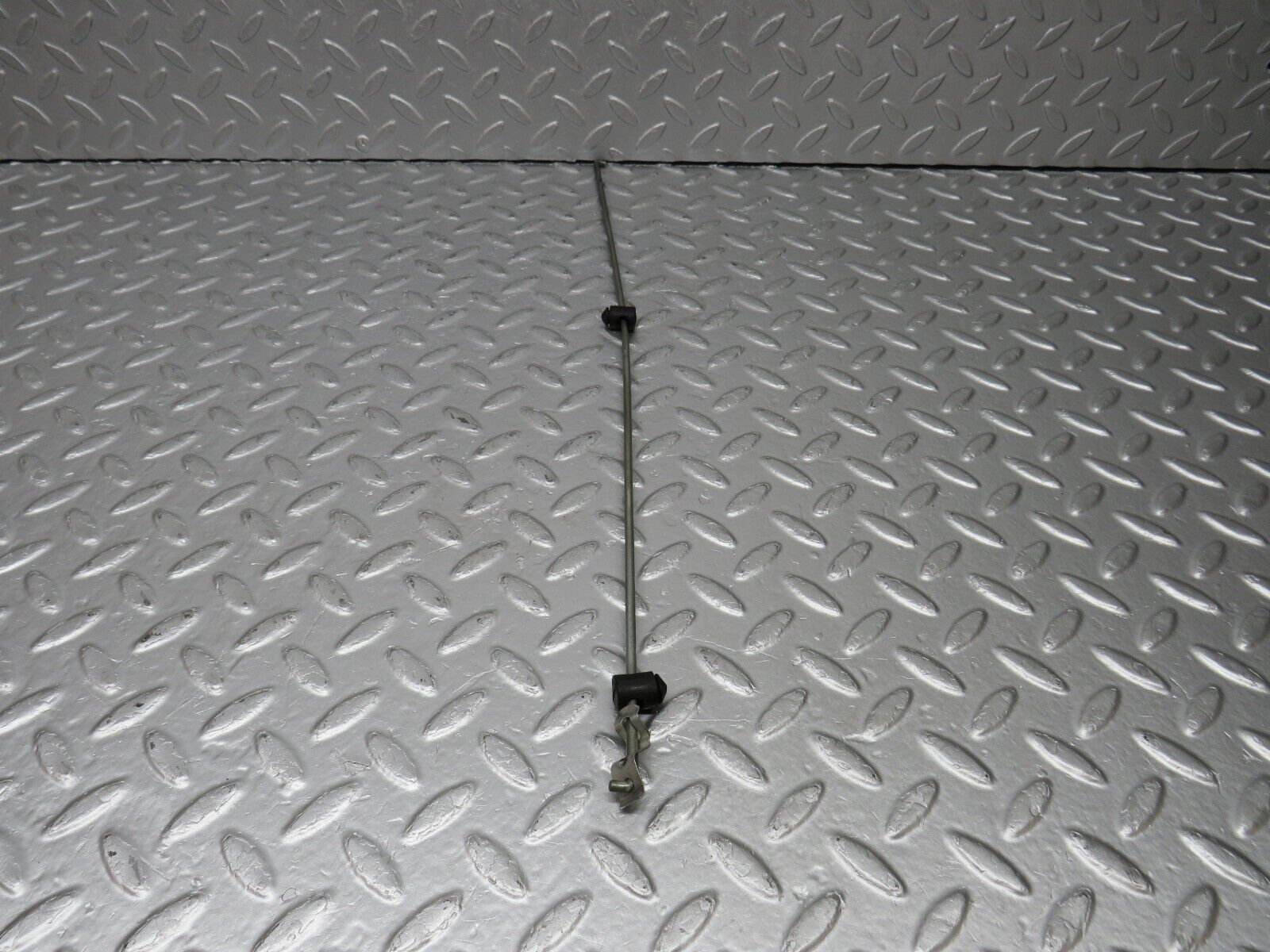 40458 Mercedes-Benz W110 230 Rear Door Lock Control Bar