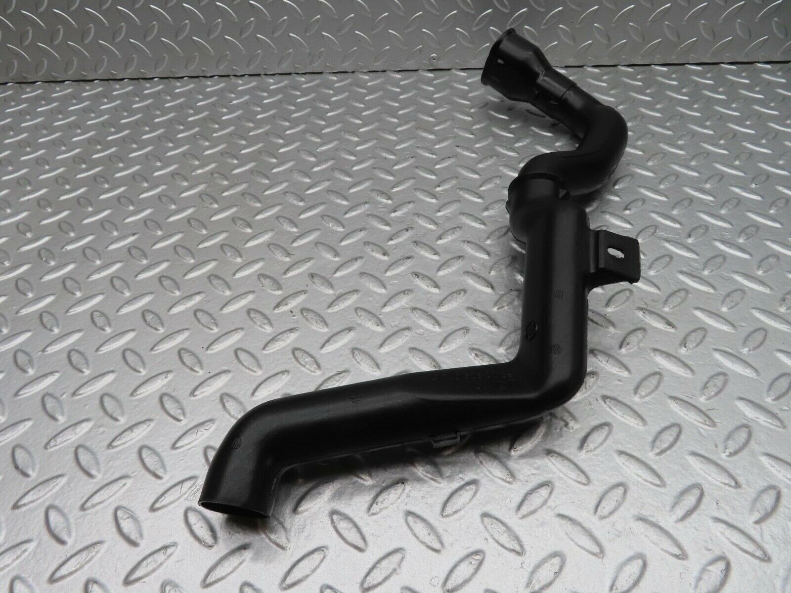 14905 Mercedes-Benz W140 S320 Engine Bay Water Drain Right Side 1406280478