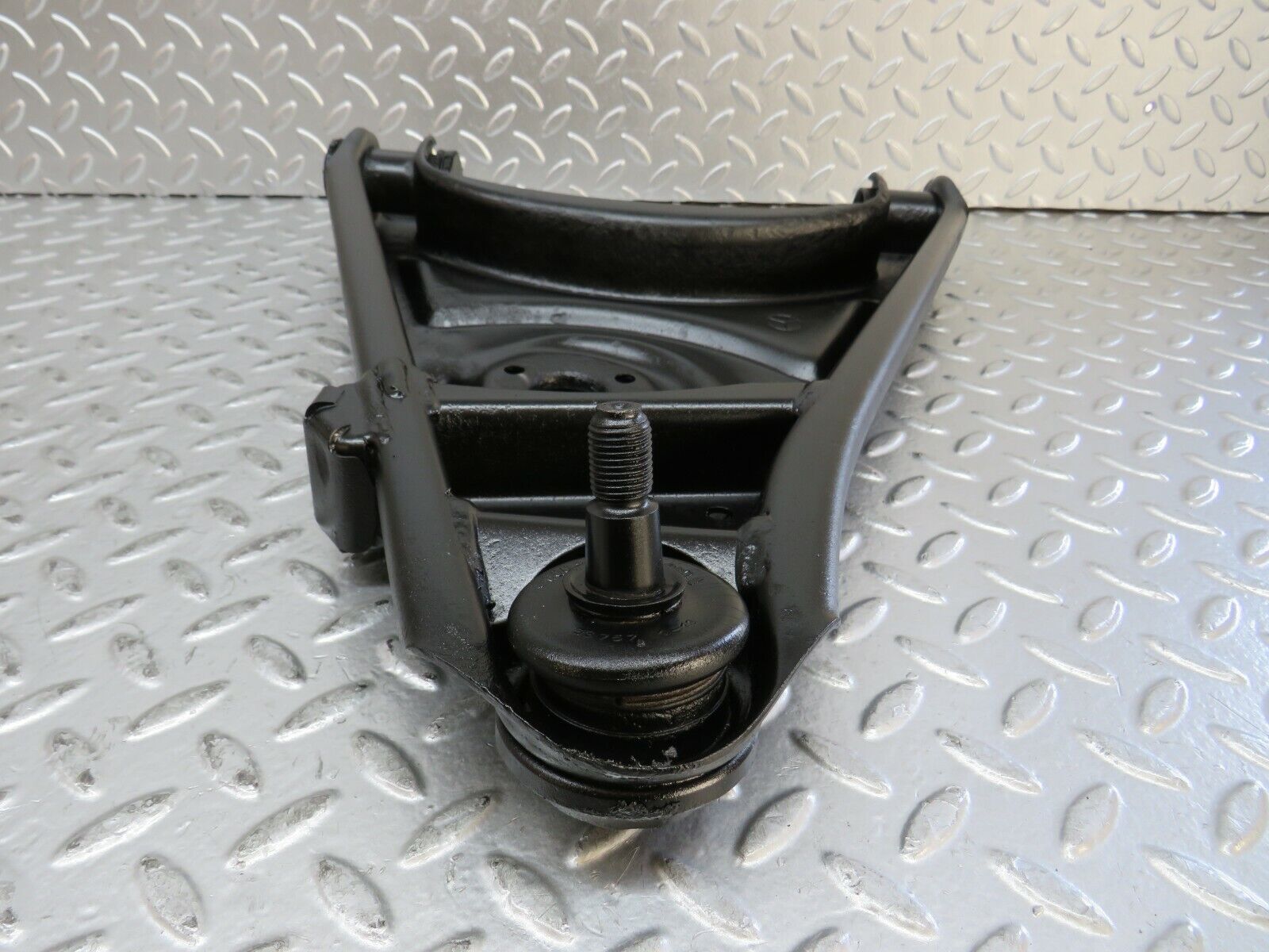 23842 Mercedes-Benz C107 450SLC Coupe Front Right Lower Control Arm