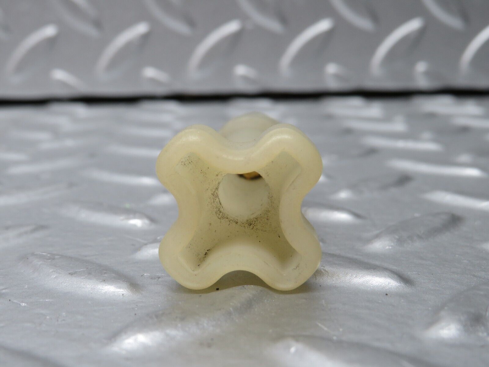 31250 Mercedes-Benz S124 220TE Windscreen Washer Reservoir Holder 2018690028