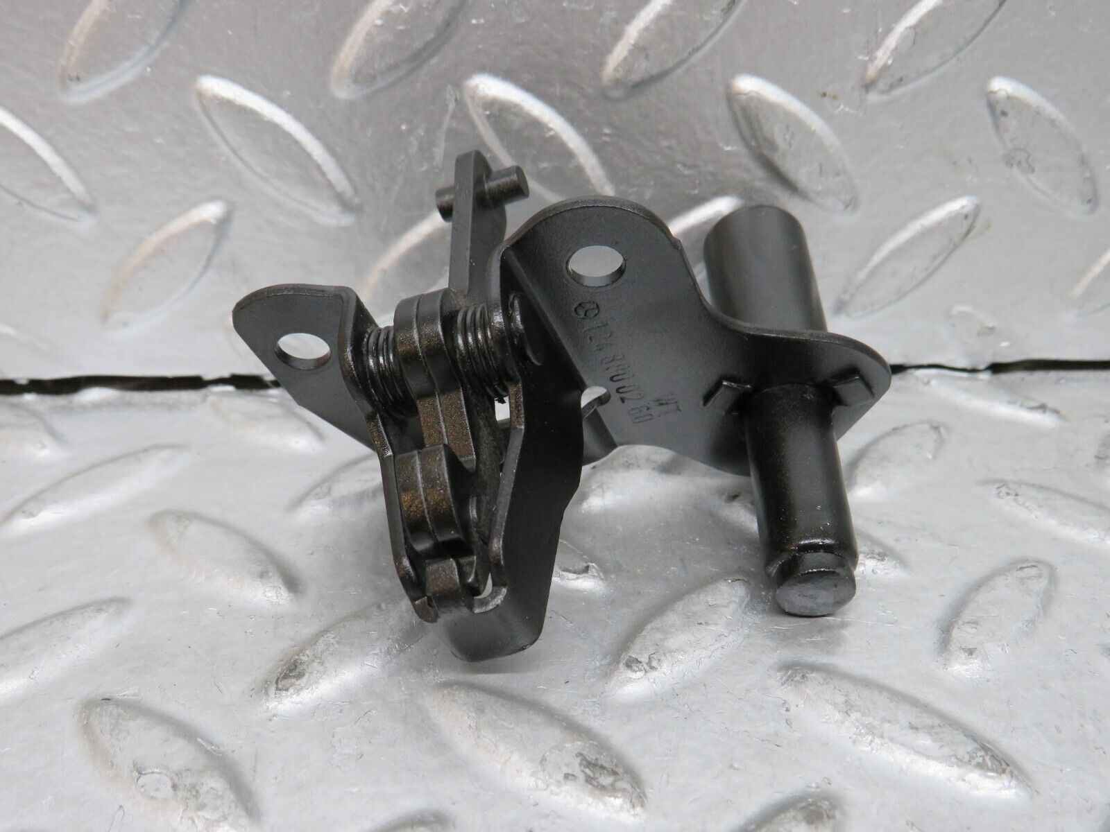 29120 Mercedes-Benz C124 320CE Coupe Bonnet Lock Catch 1248800260