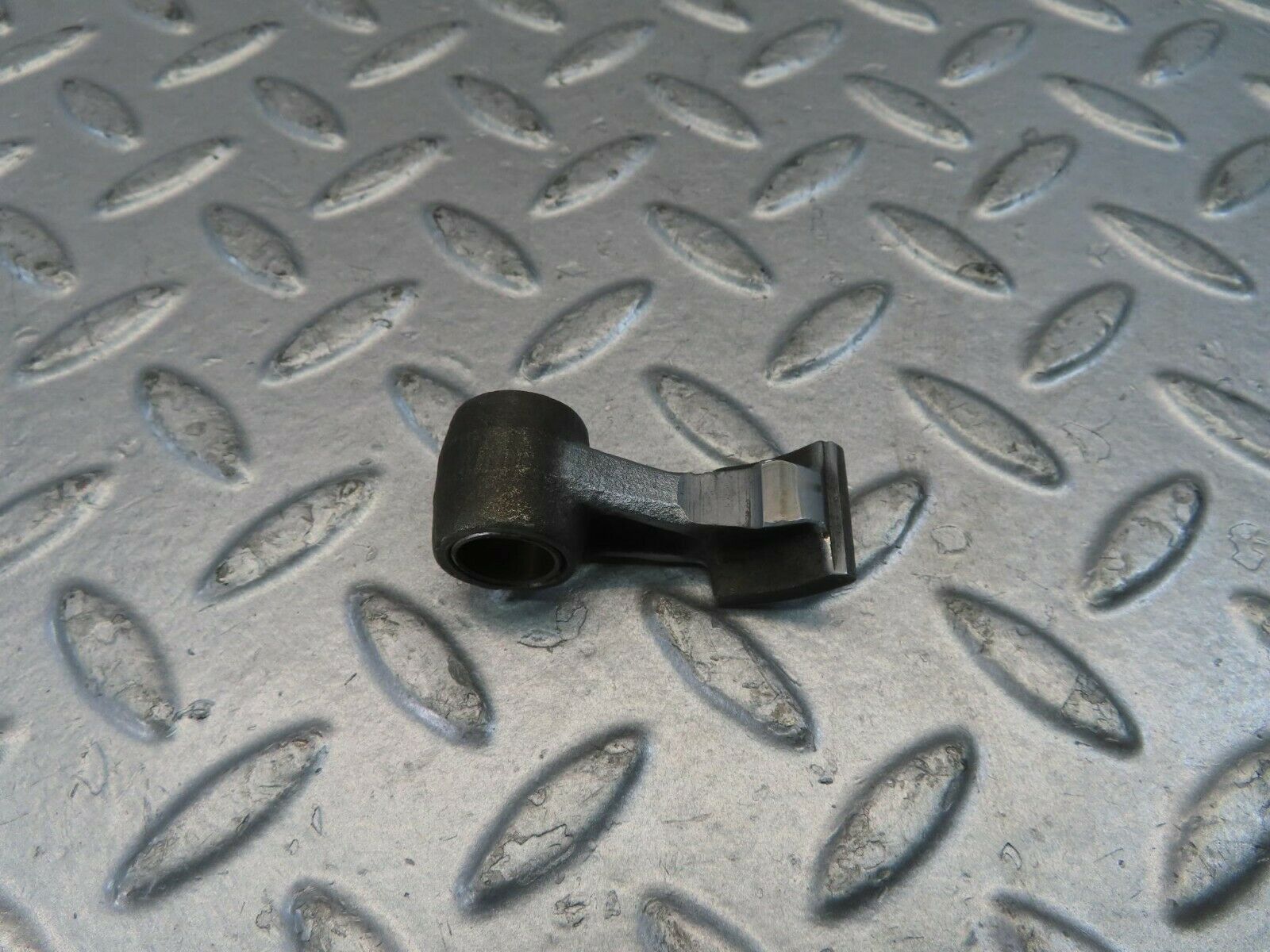 10978 Mercedes-Benz W115 220D Rocker Arm