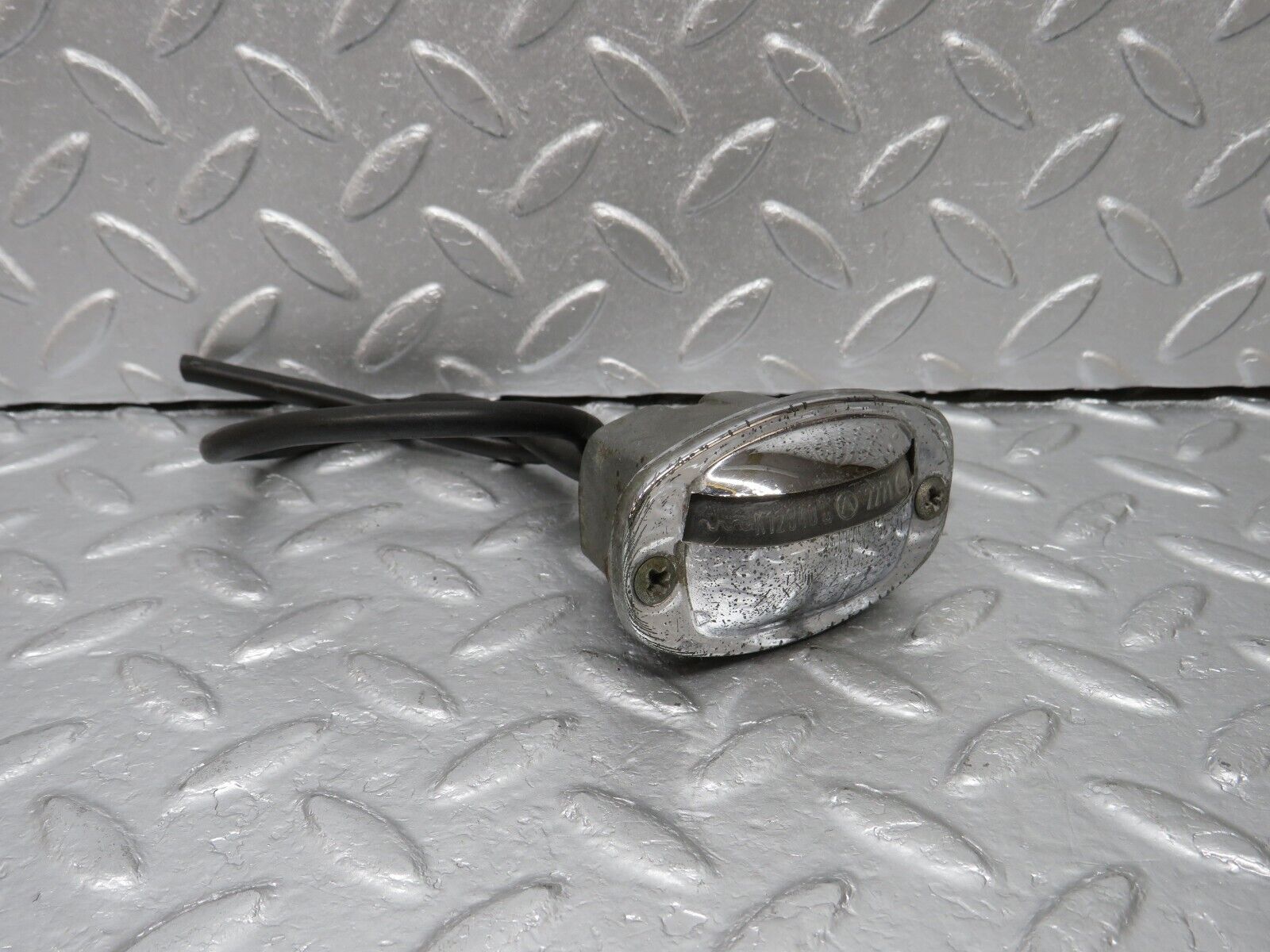 40310 Mercedes-Benz W110 230 number Plate Light K12867 K12840