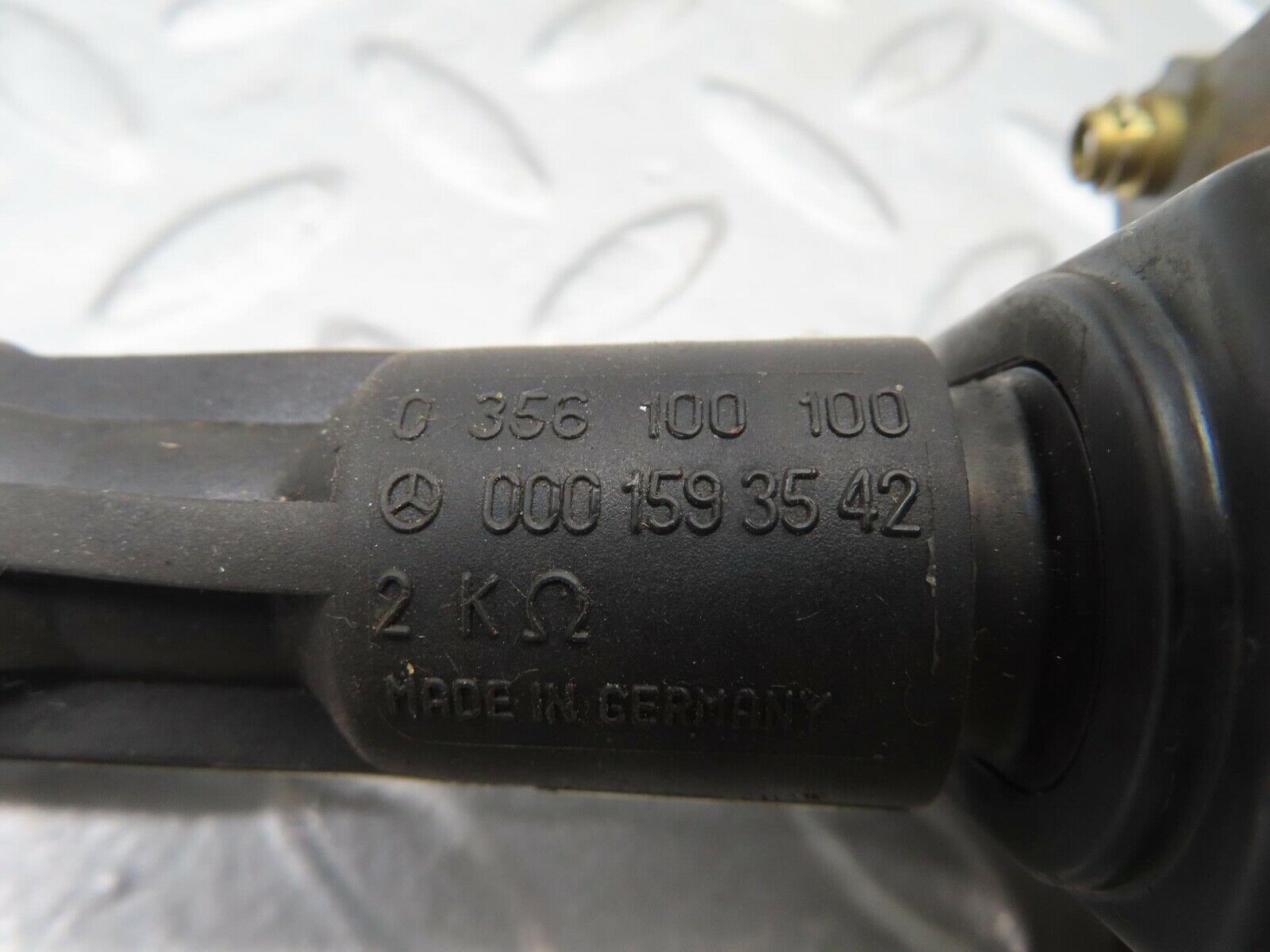 15051 Mercedes-Benz W140 S320 Ignition Coil Bosch 0001587003