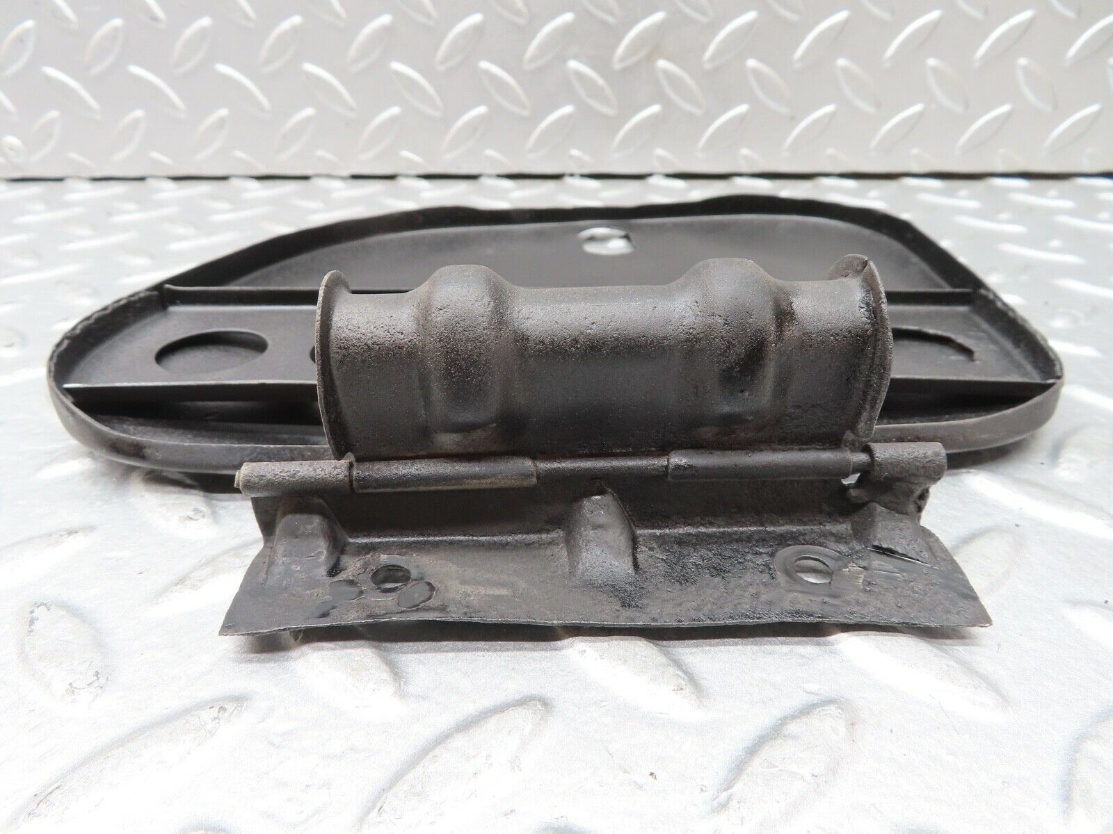 18718 Mercedes-Benz W120 W121 Ponton Fuel Tank Flap Cap