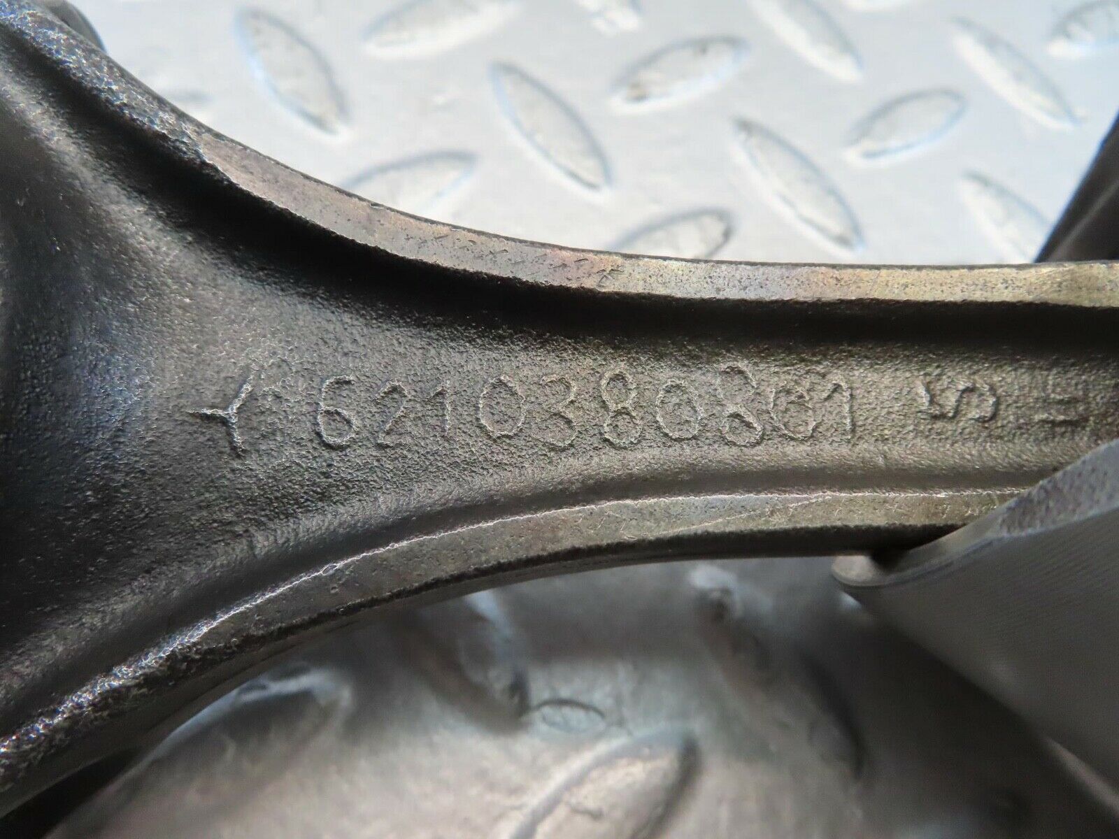 10995 Mercedes-Benz W115 220D Piston With Connecting Rod 86.98 mm