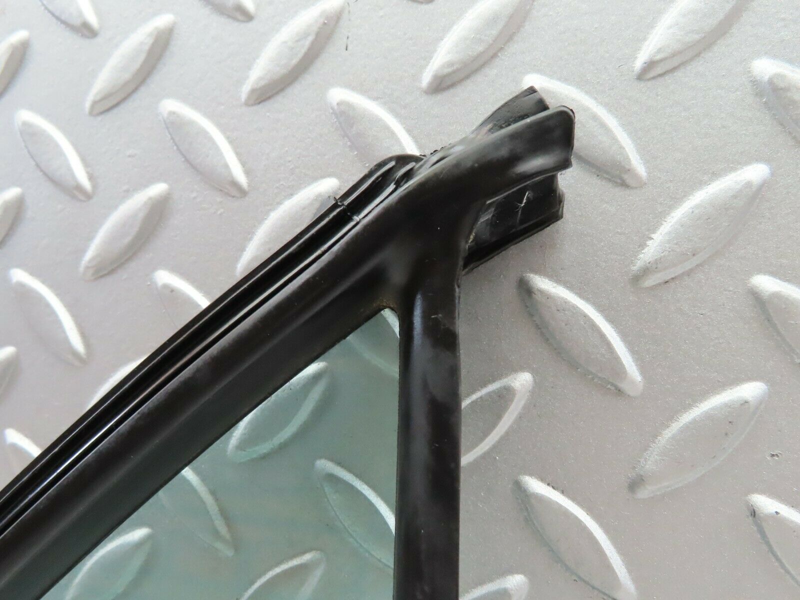 6311 Mercedes-Benz W126 380SE Rear Right Quarter Window Glass