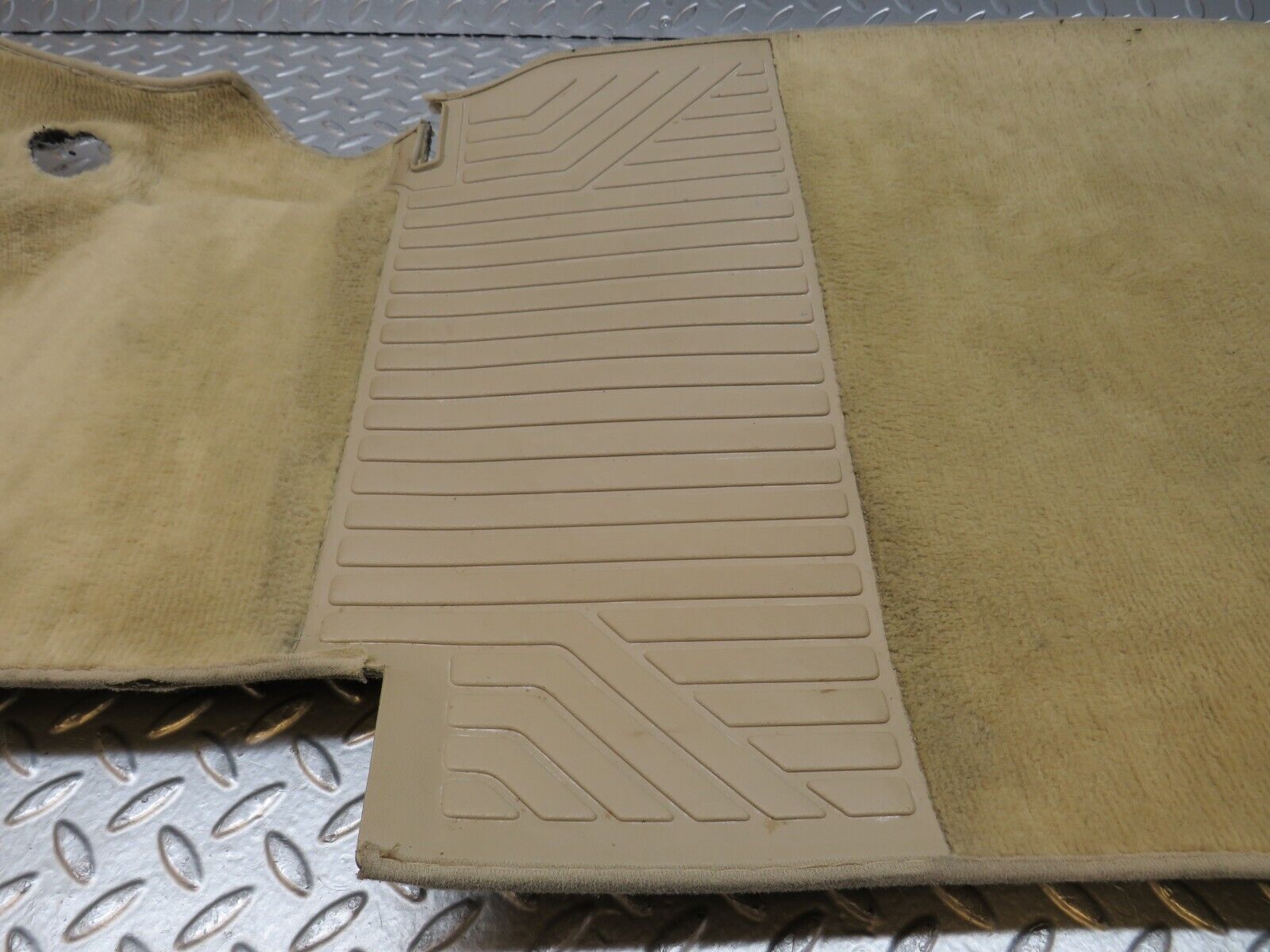 28914 Mercedes-Benz C124 320CE Coupe Front Right Floor Carpet Beige