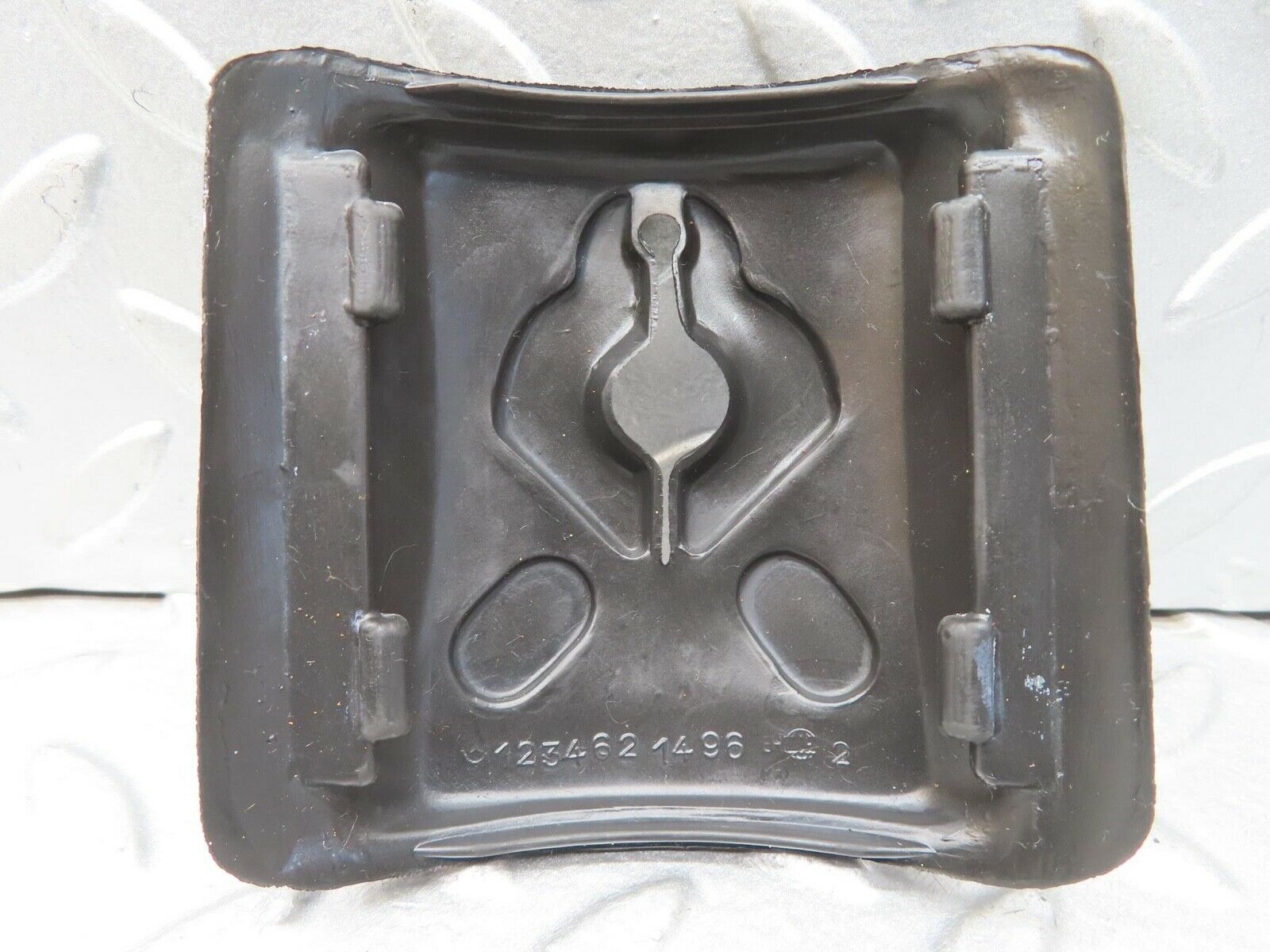 13622 Mercedes-Benz W123 200 Steering Column Switch Rubber Cover 1234621496