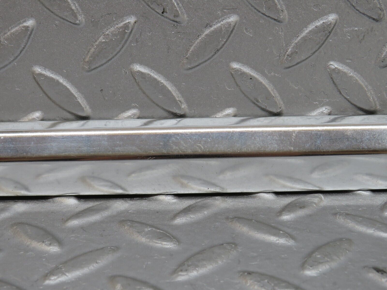 36295 Mercedes-Benz W126 420SE Rear Left Door Chrome Moulding Trim