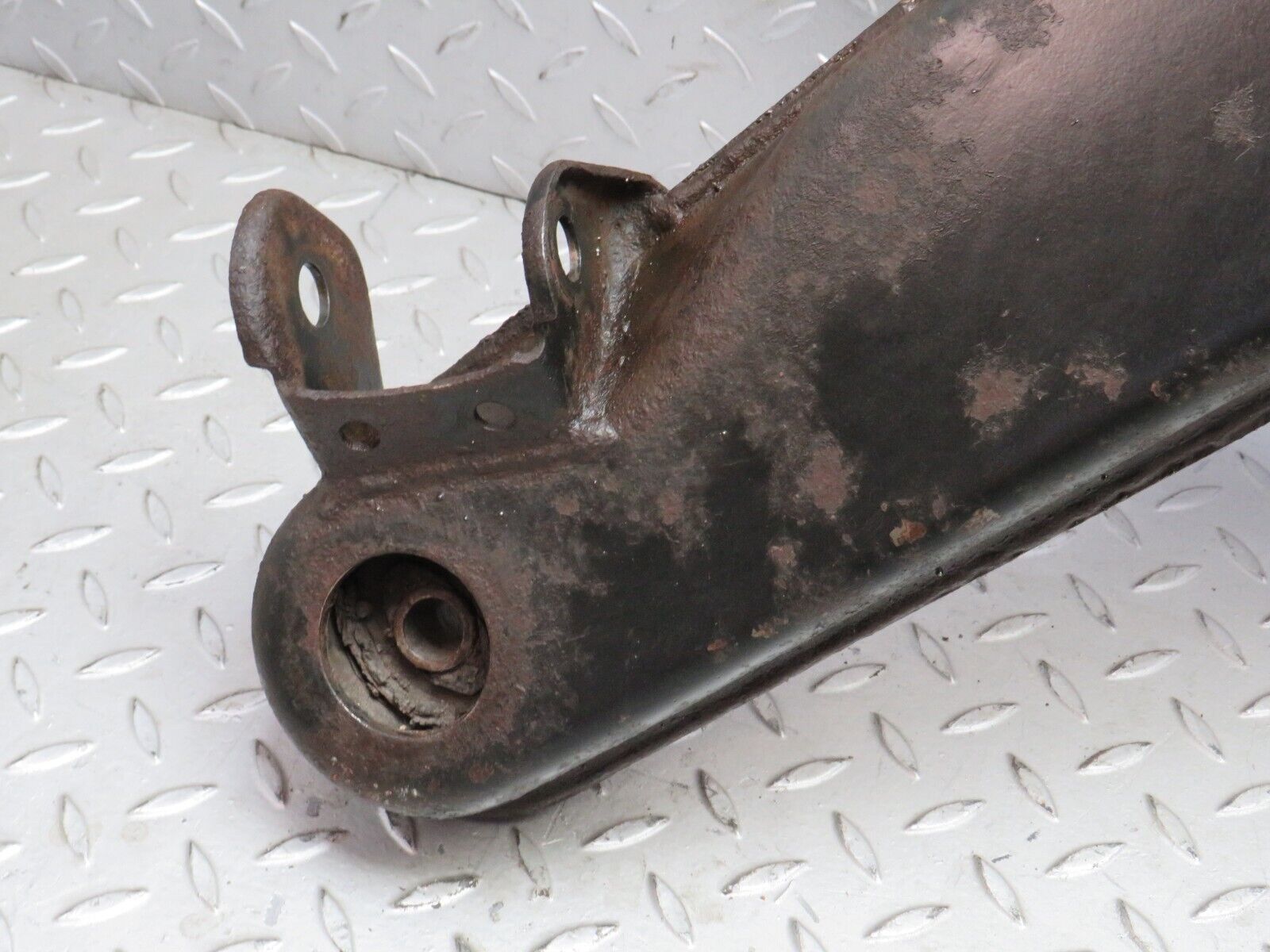 5524 Mercedes-Benz W114 280CE Coupe Rear Subframe Axle Carrier