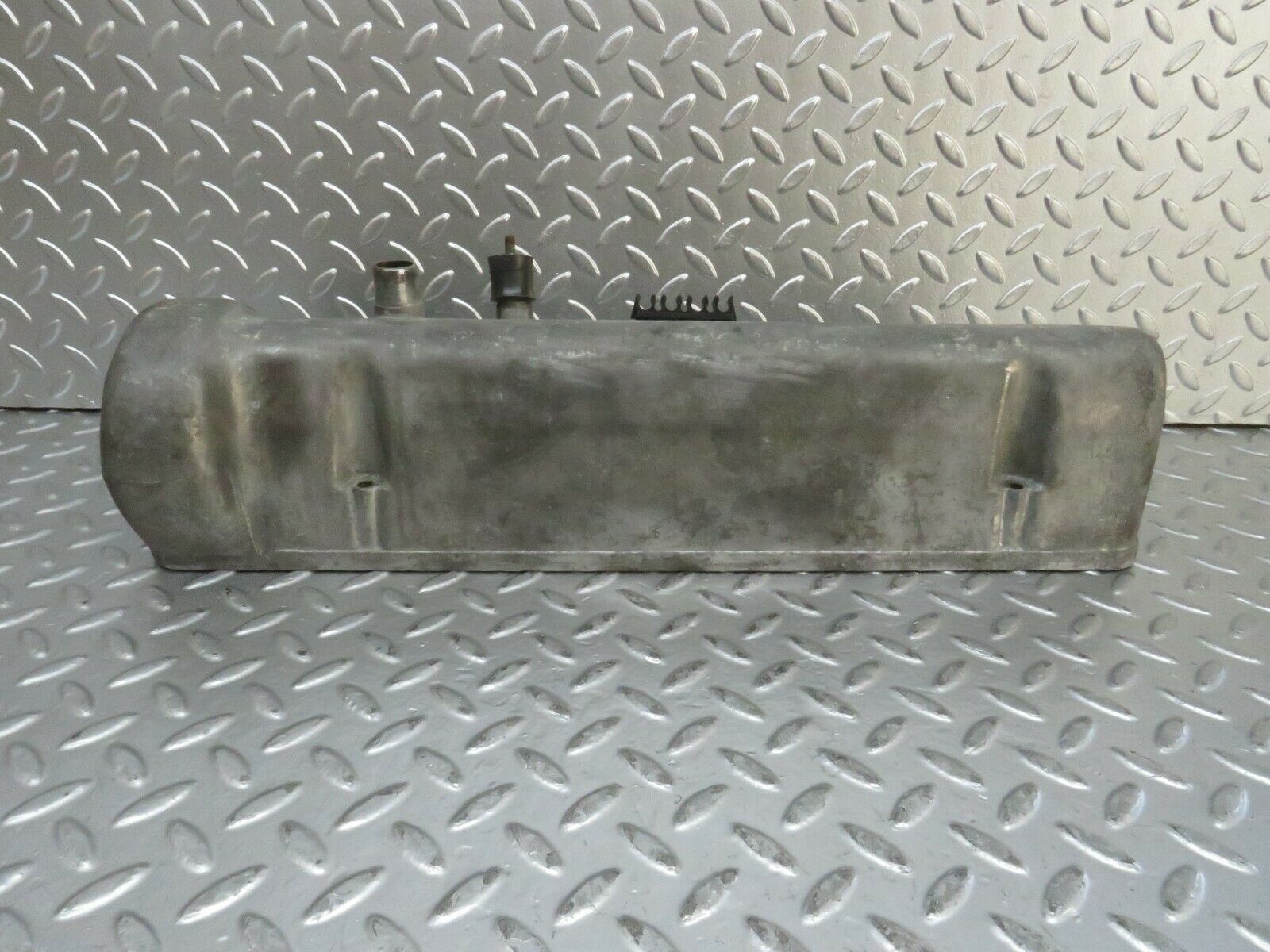 23857 Mercedes-Benz C107 450SLC Cylinder Head Valve Cover Left 1160163205
