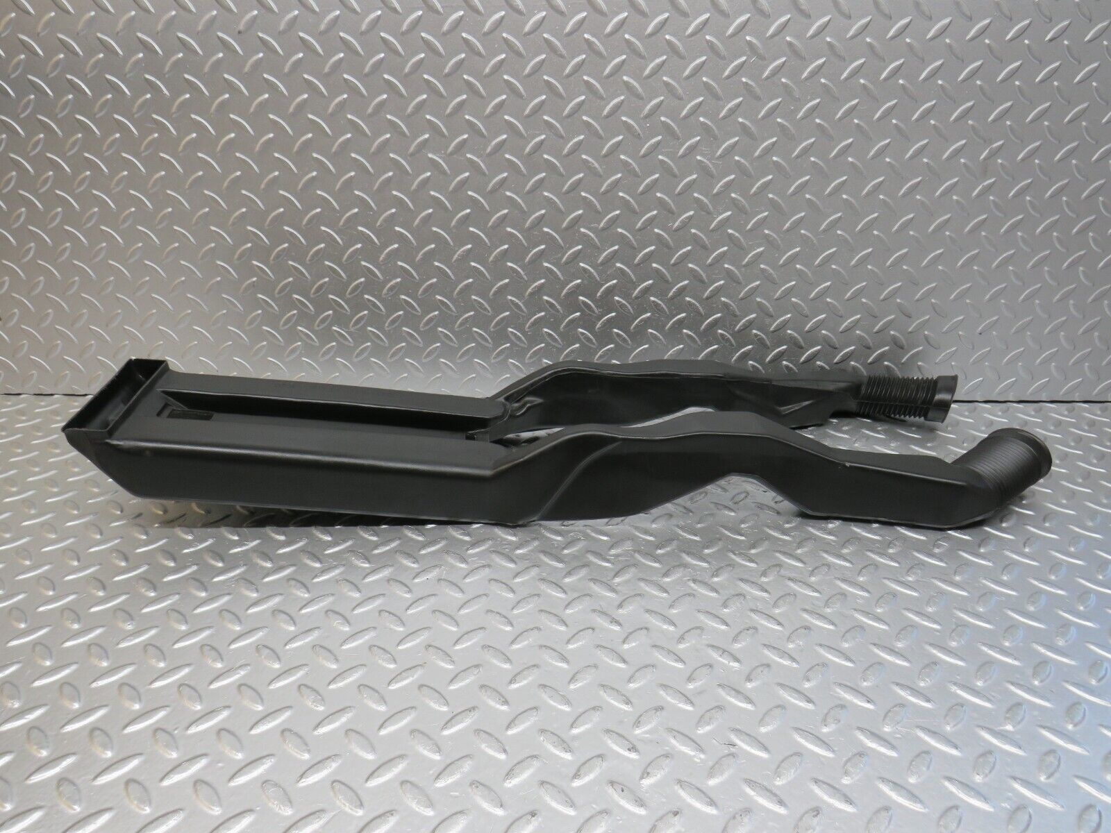 34341 Mercedes-Benz C126 380SEC Coupe Air Duct Heating Pipe 1268310646