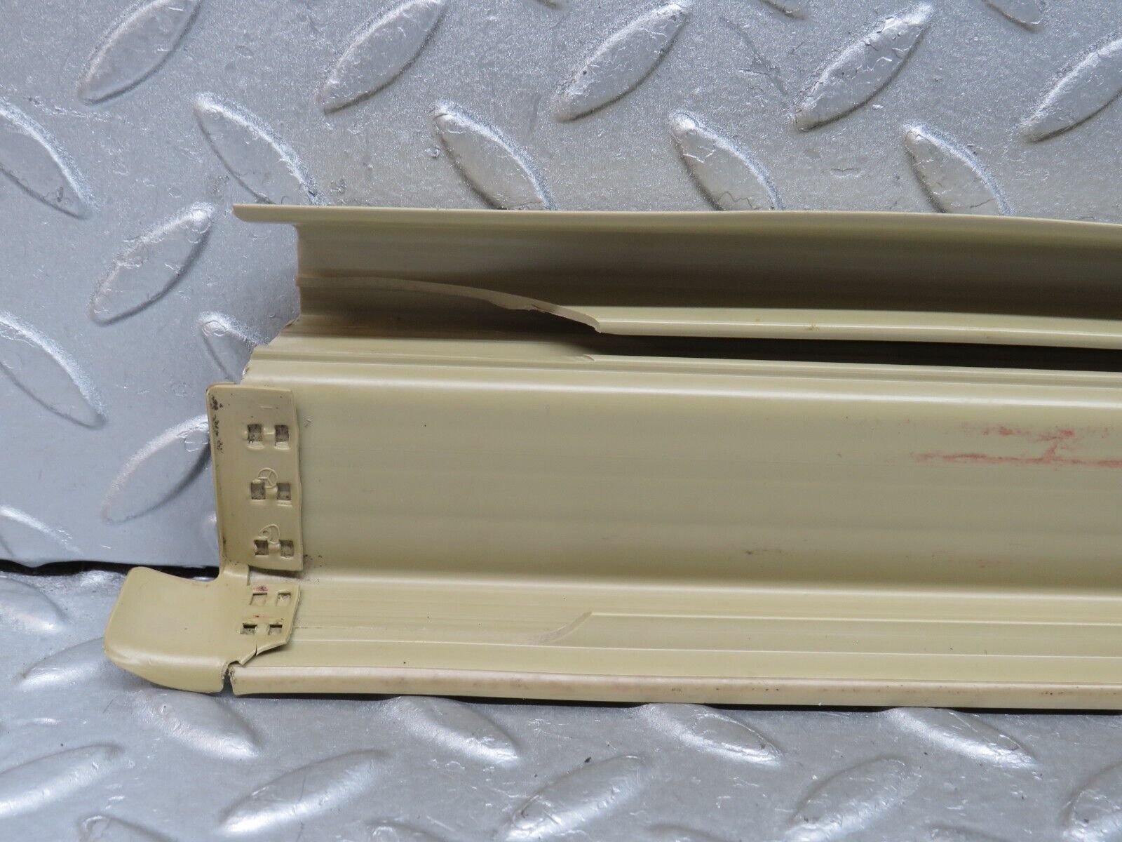38714 Mercedes-Benz W201 190E 2.6L Rear Left Door Sill Trim Beige