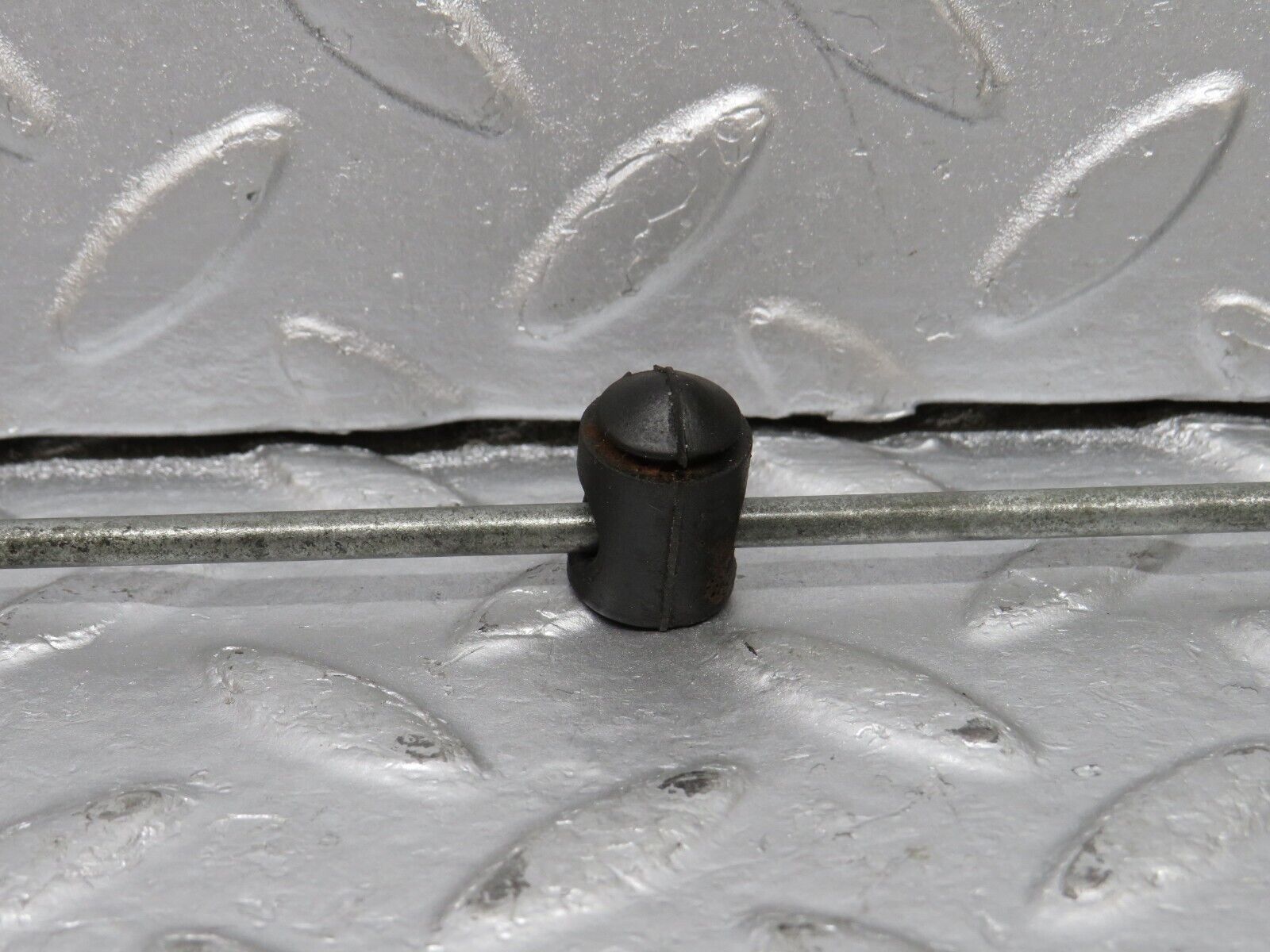 40457 Mercedes-Benz W110 230 Front Door Lock Control Bar