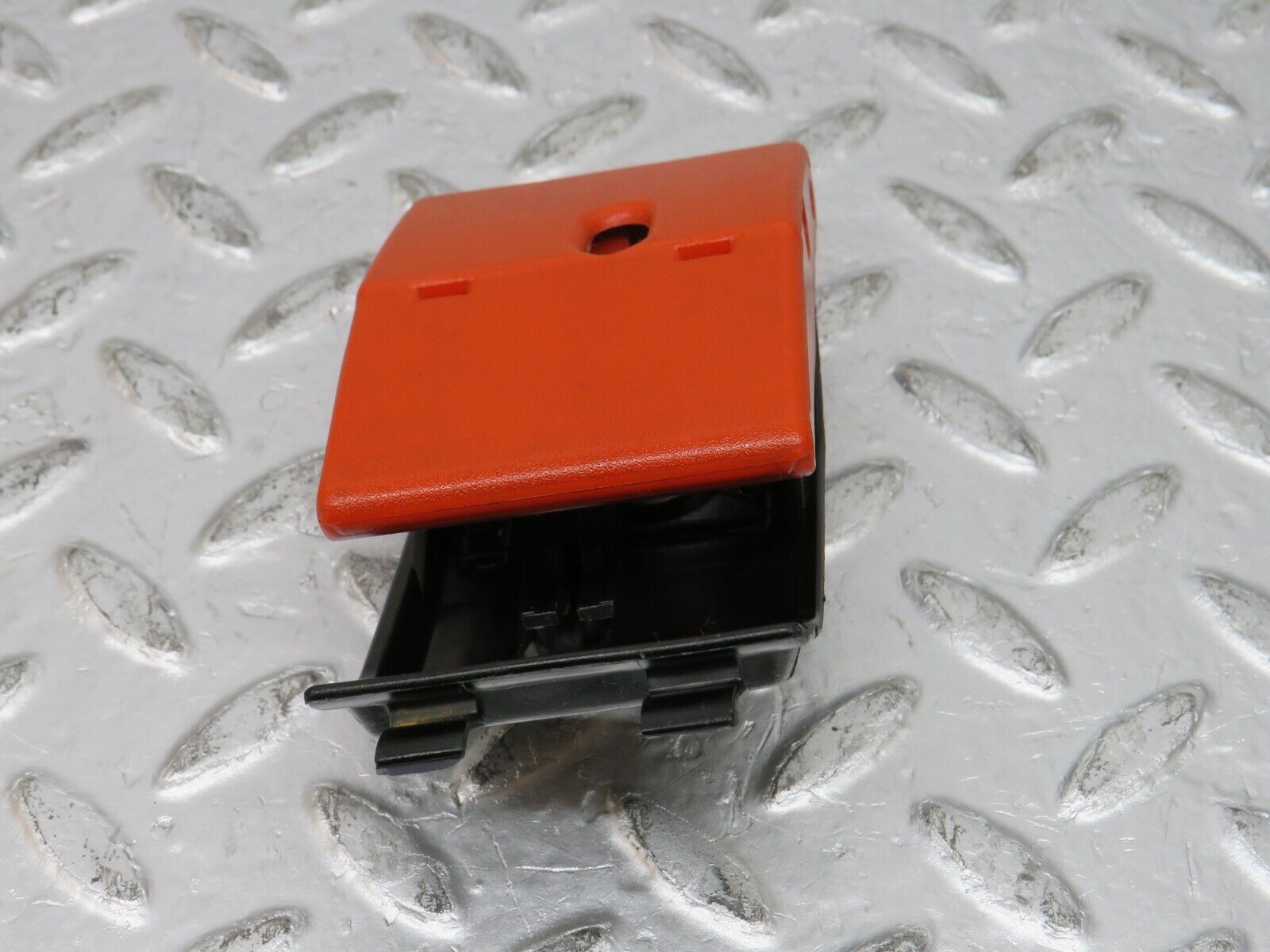 32385 Mercedes-Benz S124 300TE Wagon Hood Opener Bonnet Opener Release