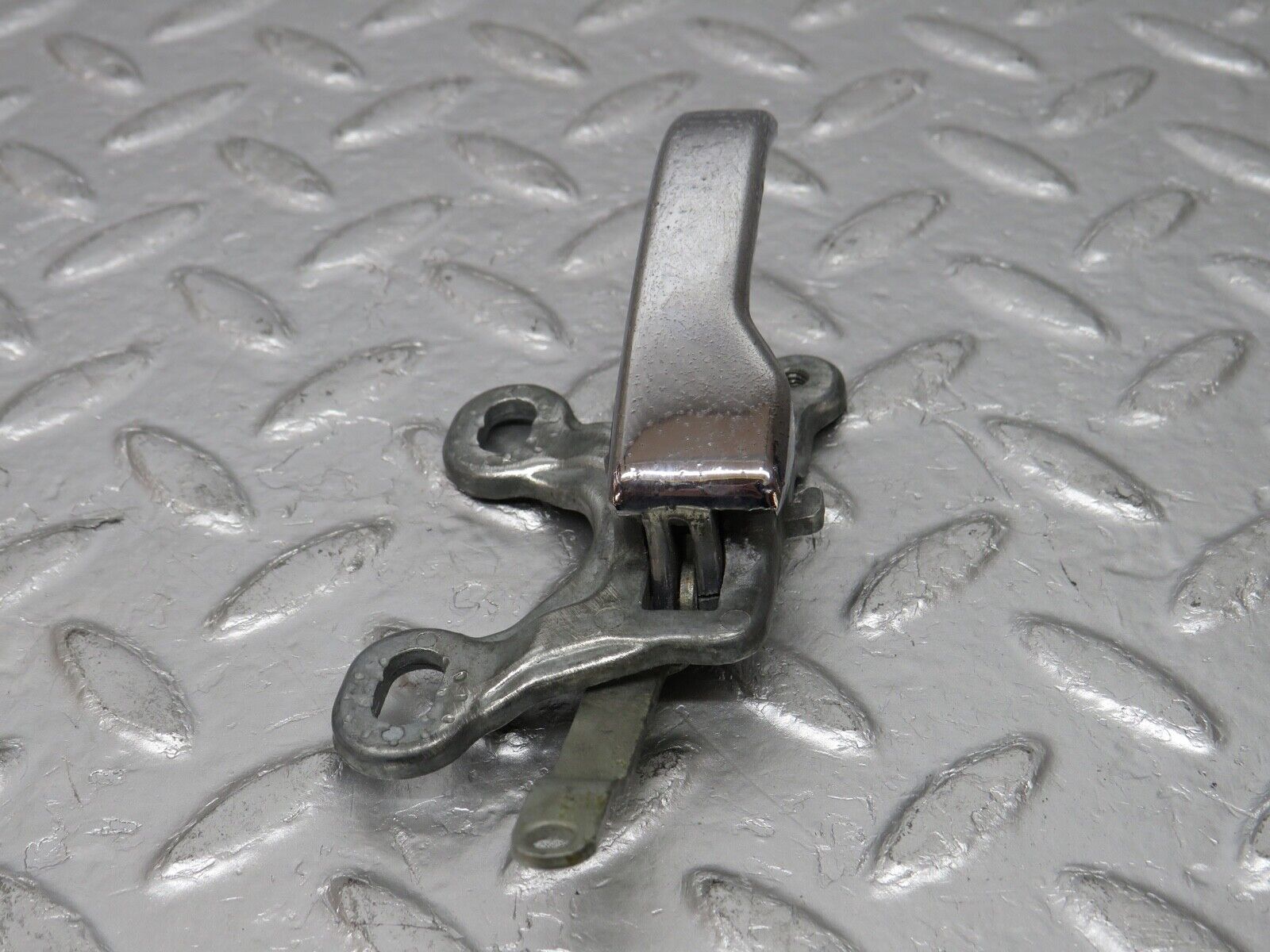 31009 Mercedes-Benz W123 230E Front Right Interior Door Handle 1107660419