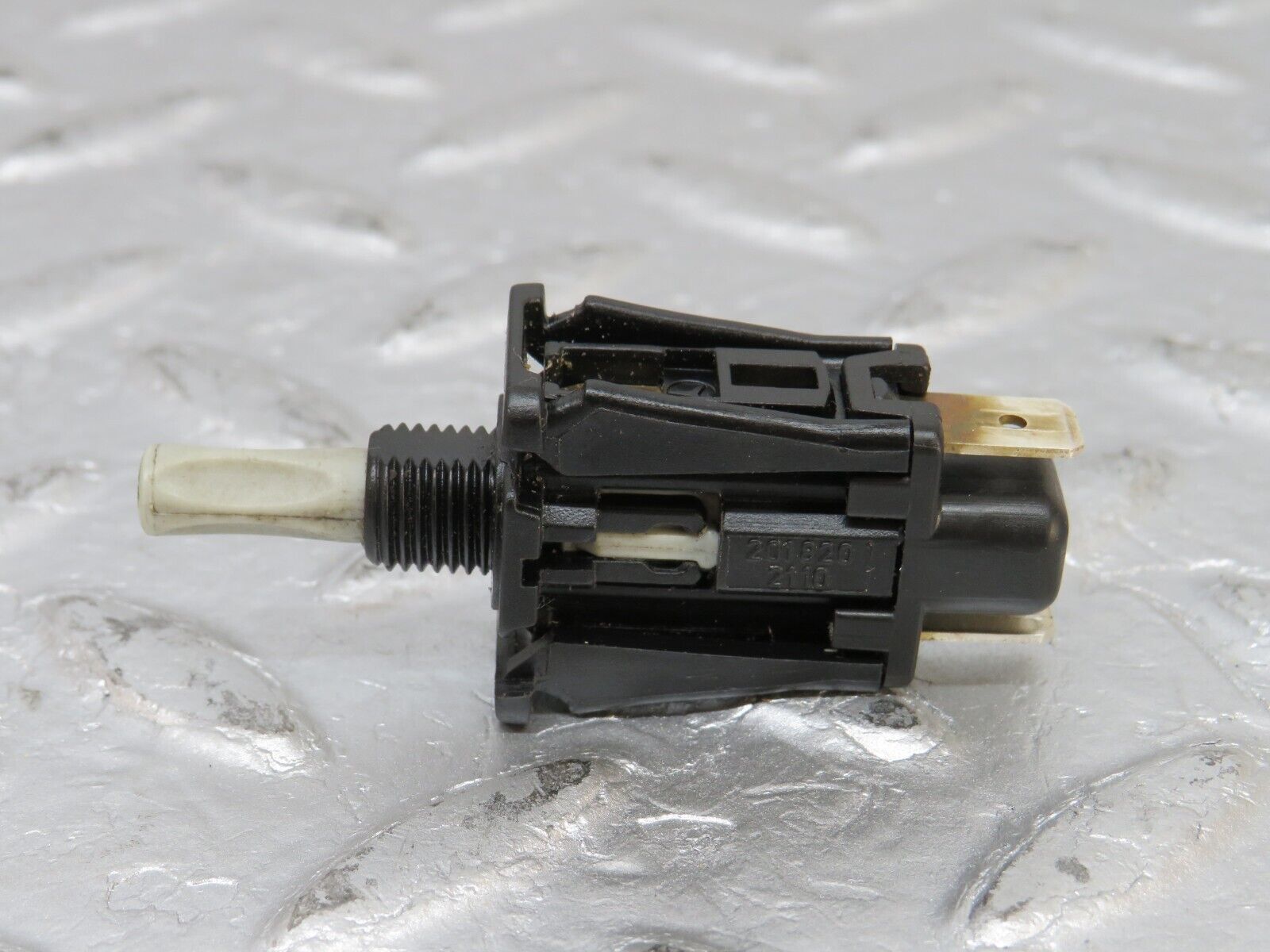 33323 Mercedes-Benz W202 C180 Door Contact Switch 2018202120