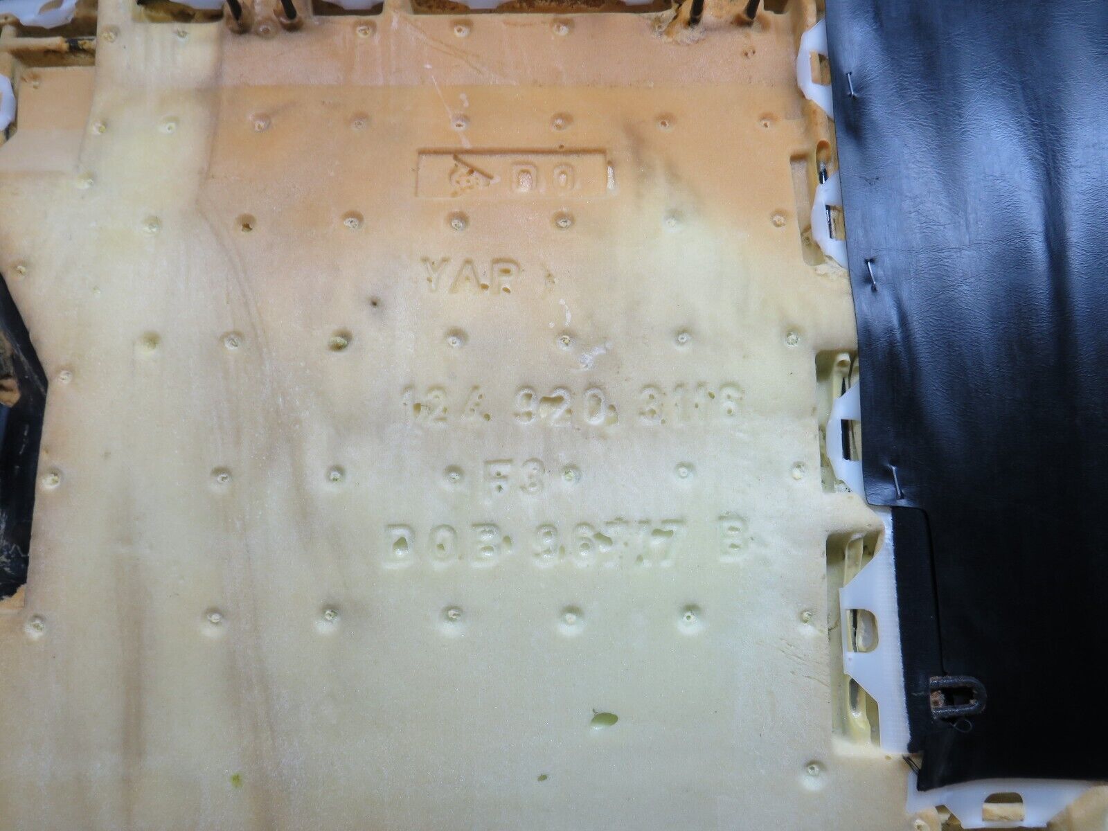 37878 Mercedes-Benz A124 320E Cabriolet Rear Seat Leather Black 1249203116