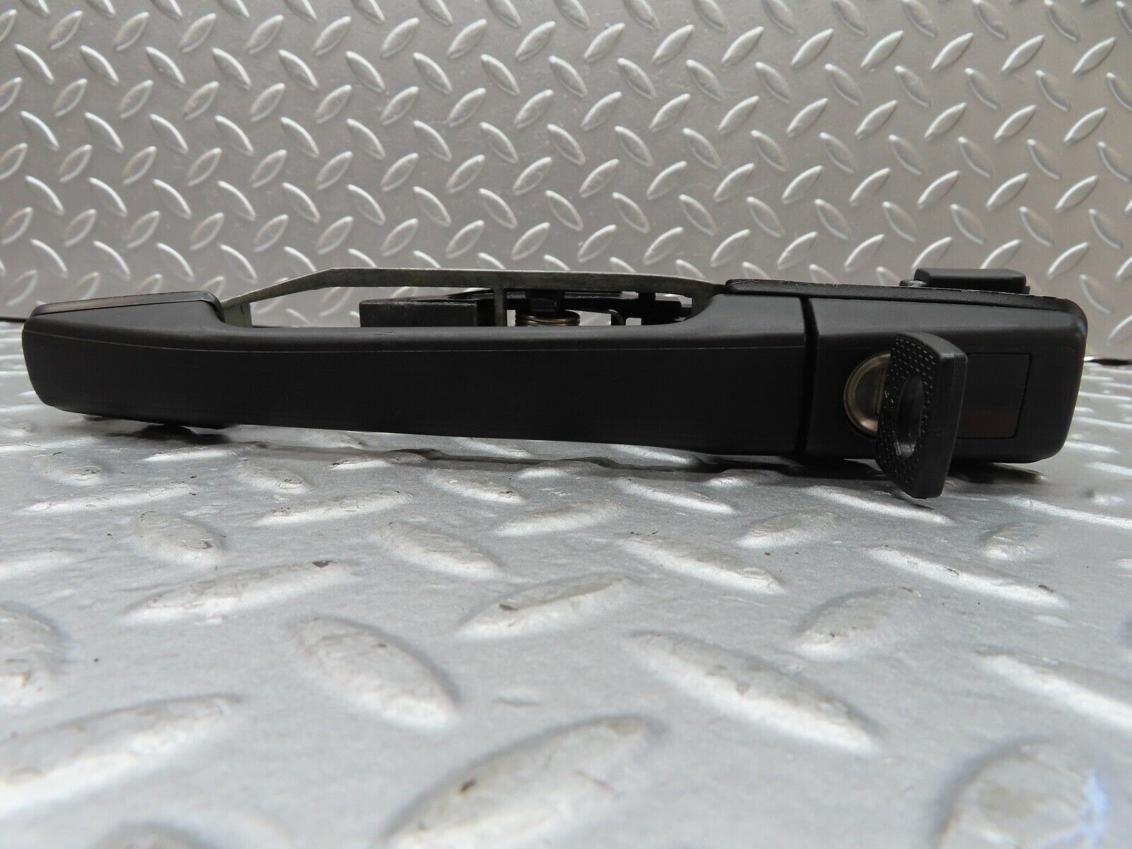 20058 Mercedes-Benz R129 300SL Coupe Left Exterior Door Handle With Key