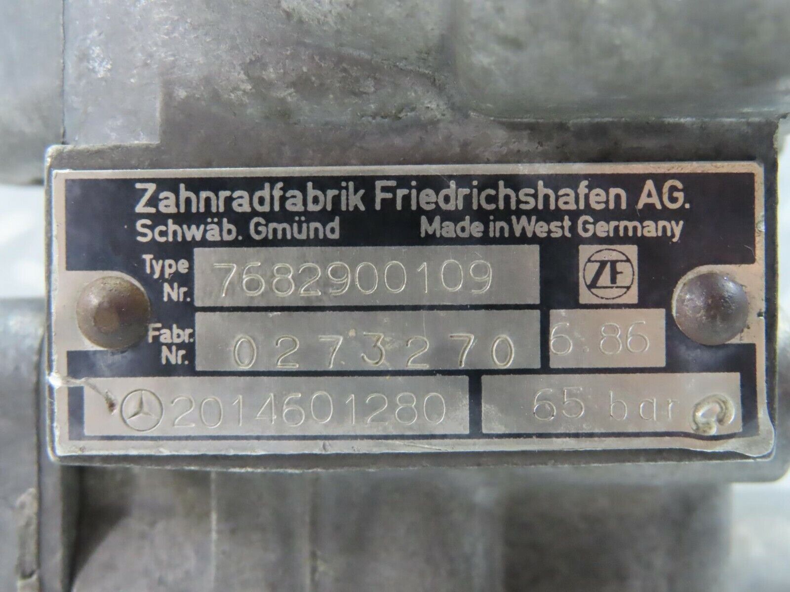 8285 Mercedes-Benz W201 Power Steering Pump 2014601280