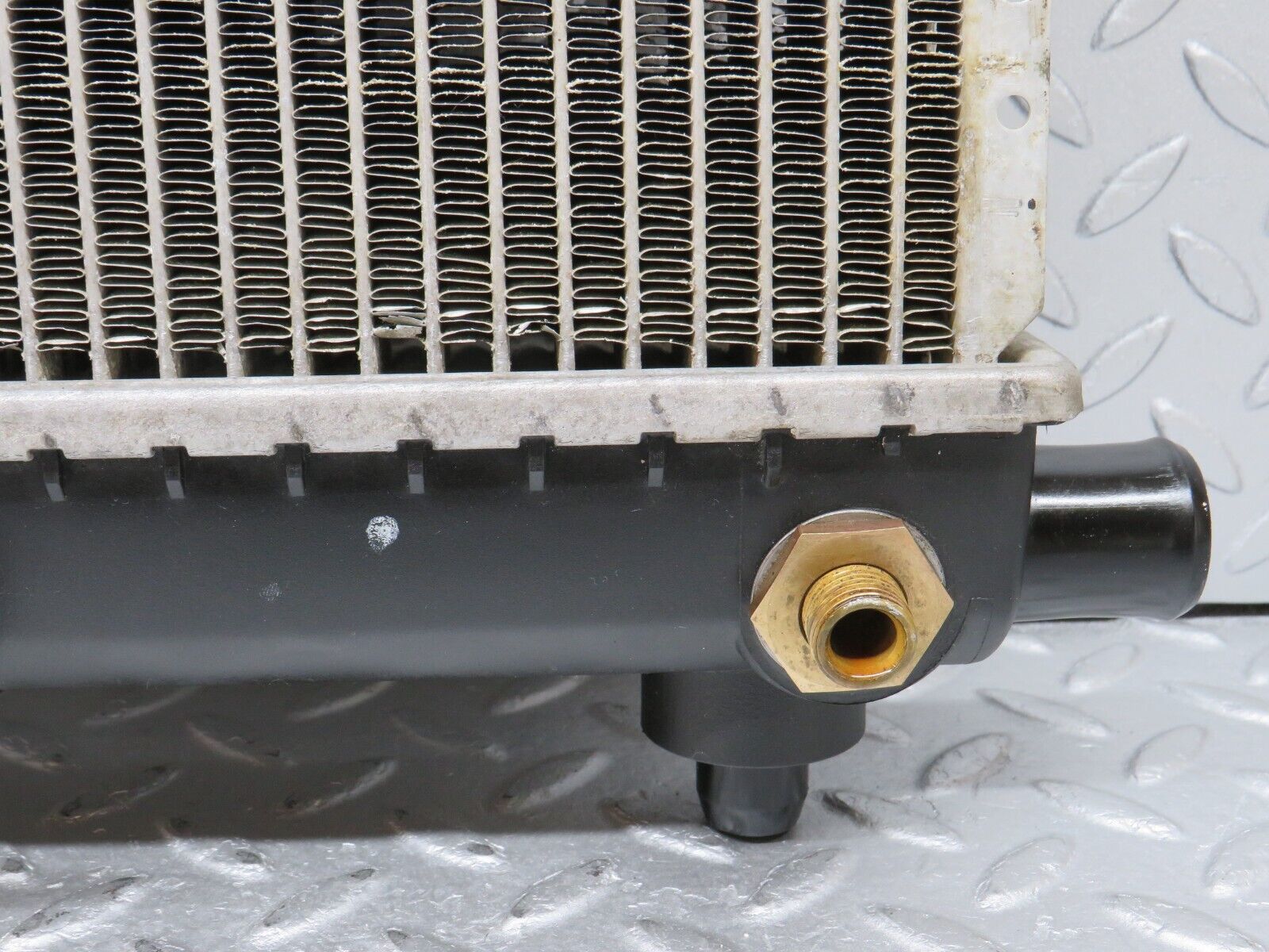 36658 Mercedes-Benz W201 190E 2.0L Coolant Radiator Nissens 62550