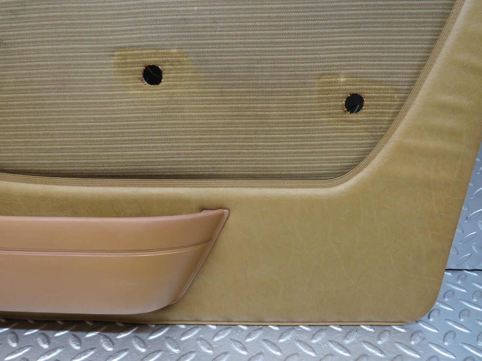 25467 Mercedes-Benz W123 200 Front Right Door Card Palomino