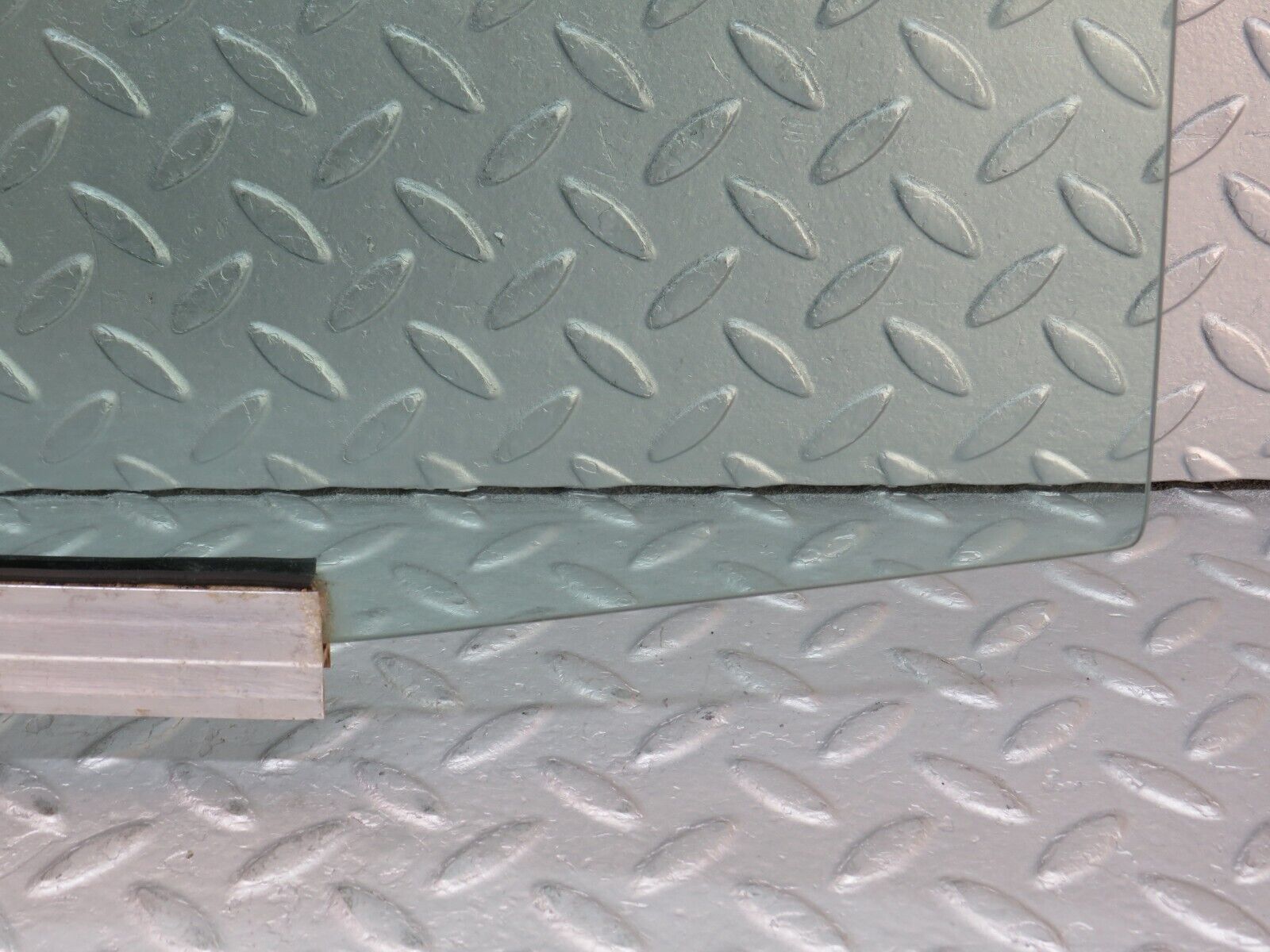 36566 Mercedes-Benz W201 190E 2.0L Rear Right Door Window Glass