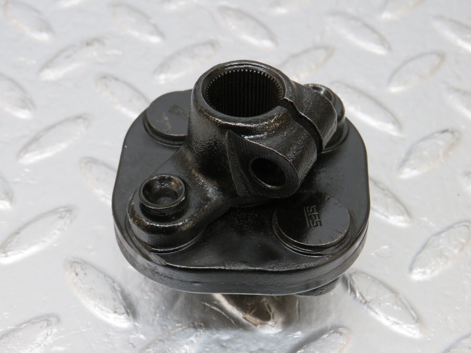 34136 Mercedes-Benz W124 230E Steering Column Lower Shaft Connector 1264620146