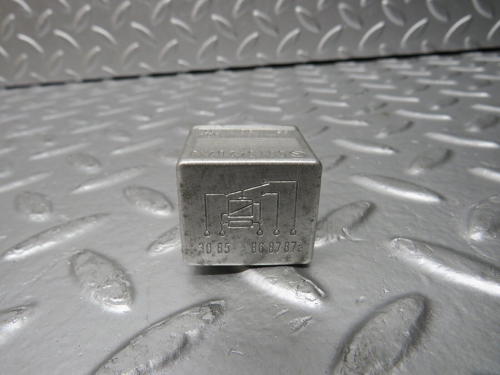 31623 Mercedes-Benz W201 190LE 1.8L Multi Purpose Relay 0015420219