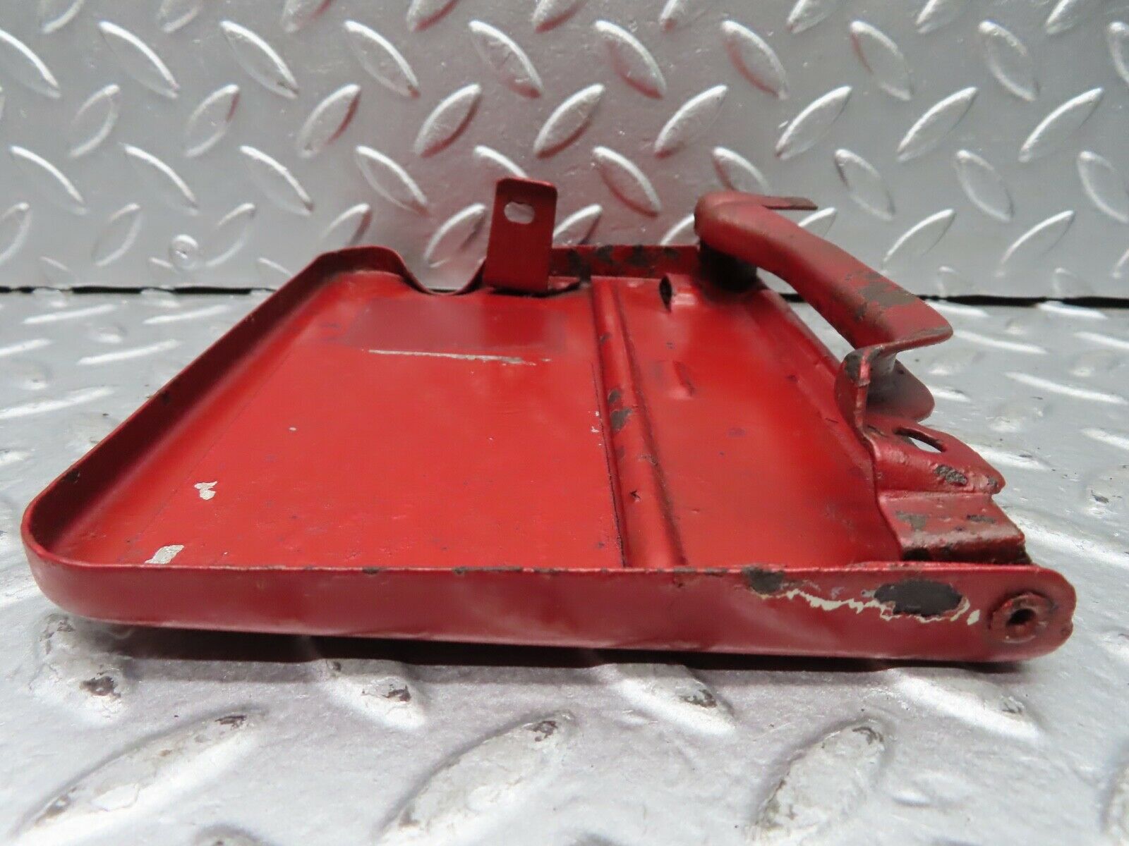 20282 Mercedes-Benz W114 280CE Coupe Fuel Tank Flap Cap