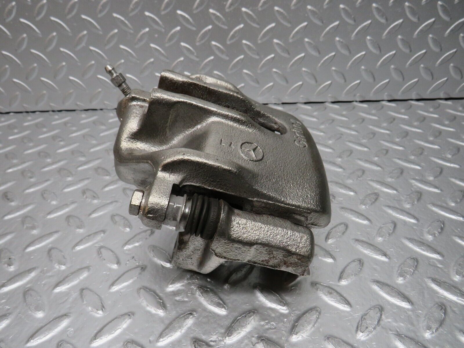 30457 Mercedes-Benz W124 230E Front Right Brake Caliper Girling