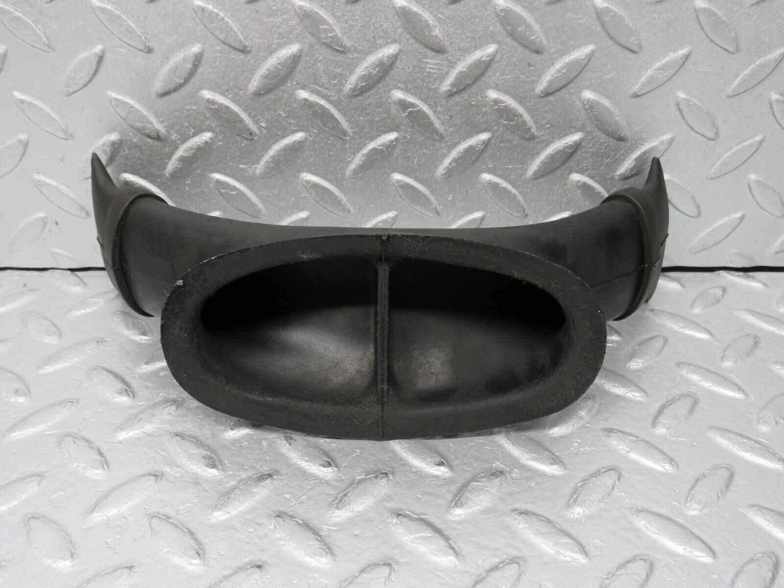 38790 Mercedes-Benz W201 190E 2.6L Heater Water Drain 2018320025