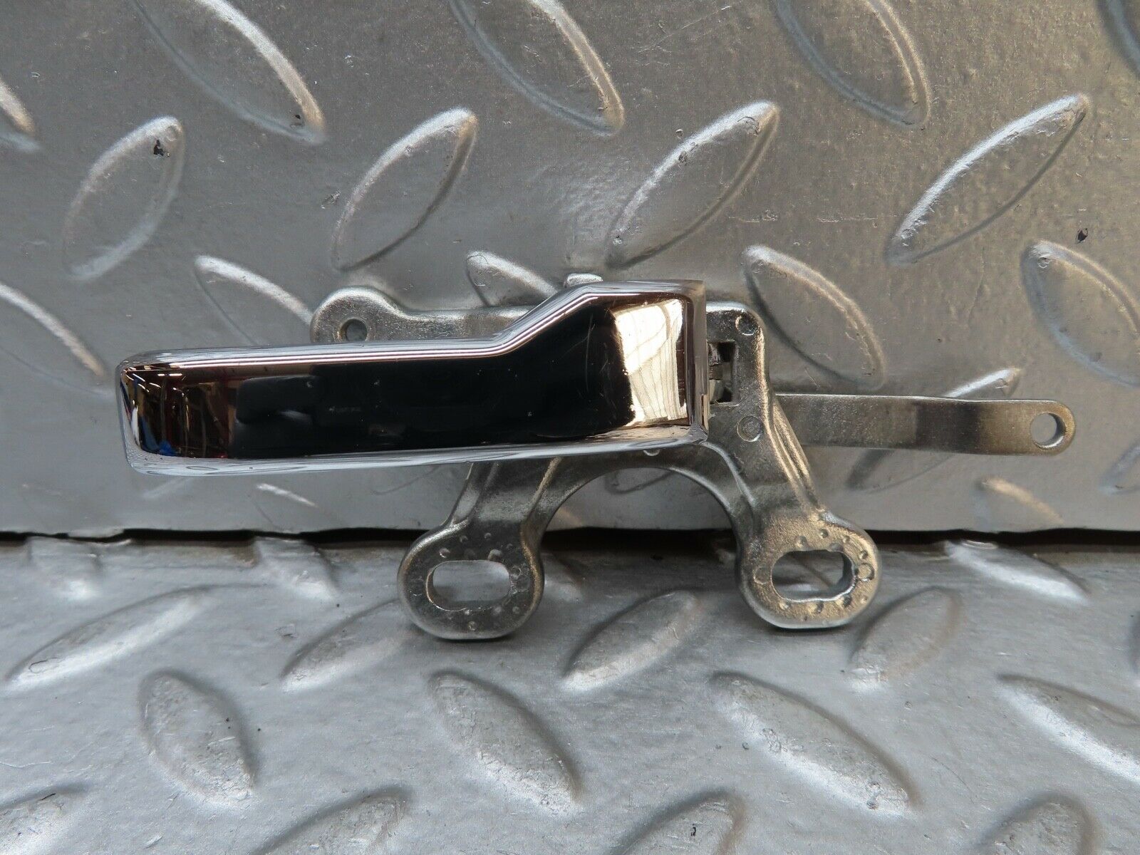 20841 Mercedes-Benz W114 250CE Coupe Right Interior Door Handle 1107660419