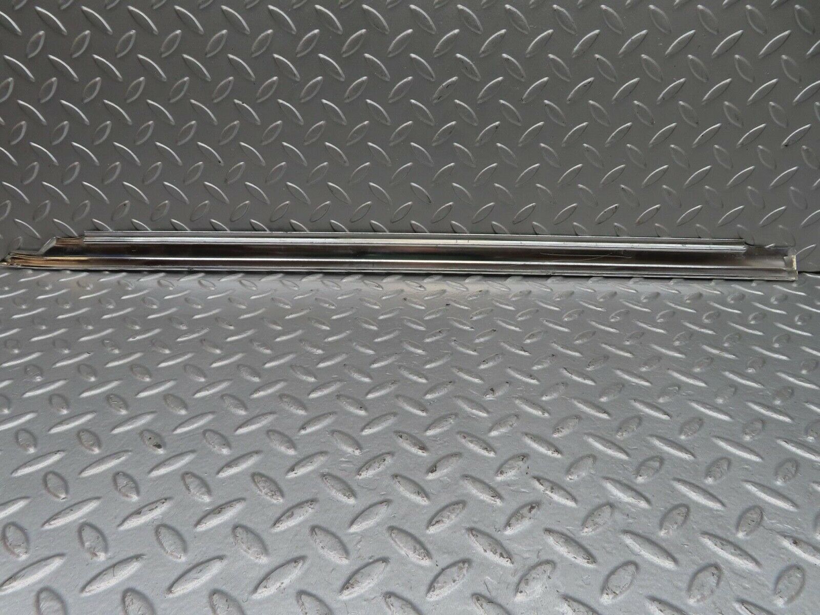 13029 Mercedes-Benz W111 220S Front Right Door Chrome Moulding Trim