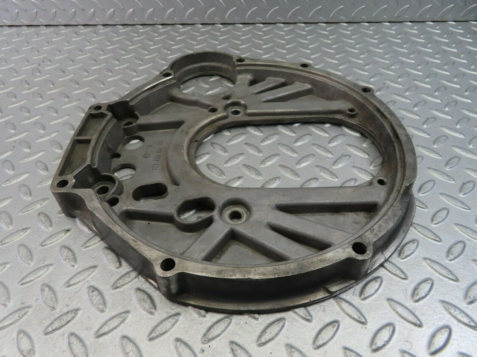 10198 Mercedes-Benz W111 220SE Gearbox Flange 1210110445