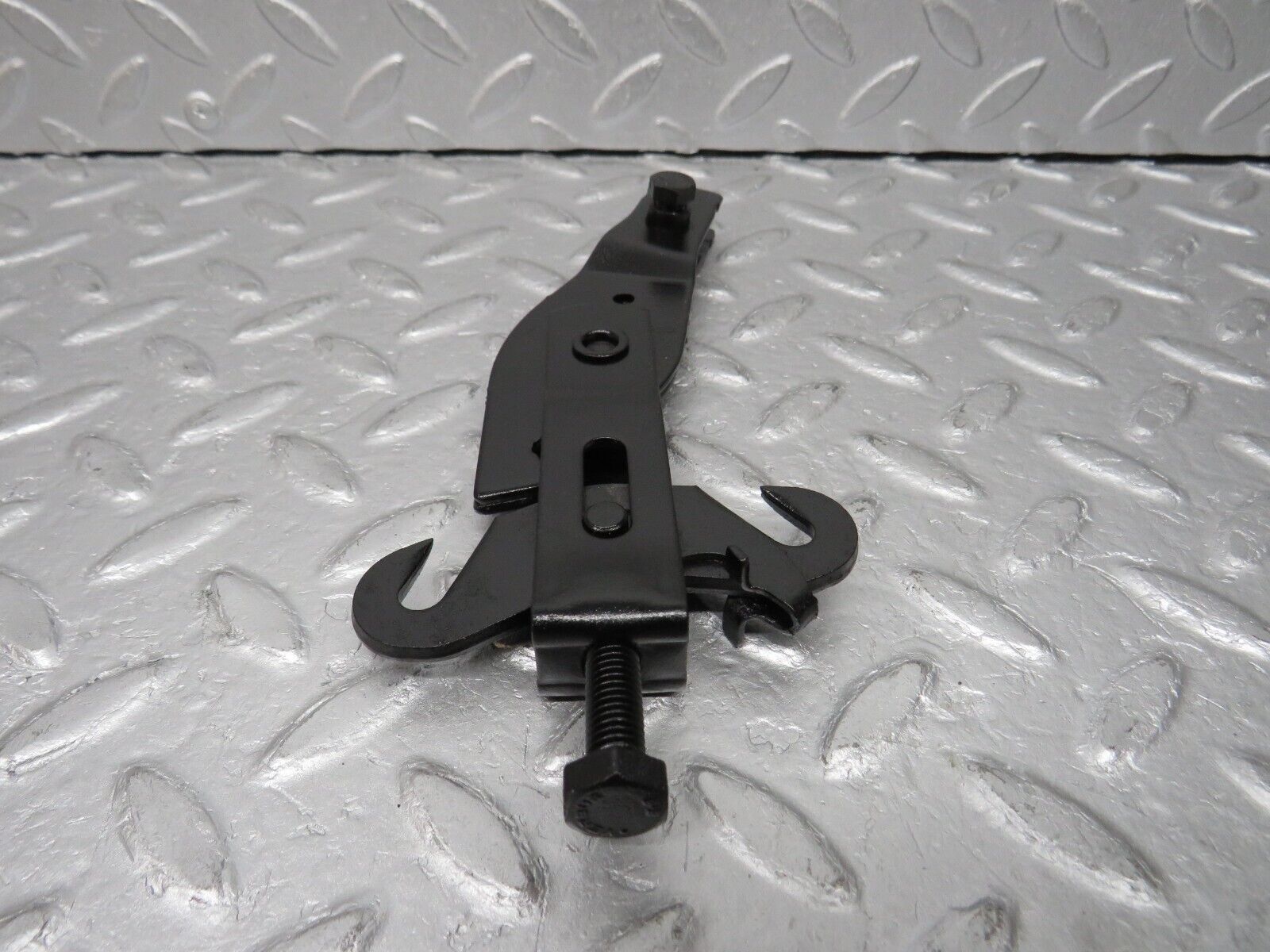 38058 Mercedes-Benz A124 320E Handbrake Adjusting Handbrake Regulator