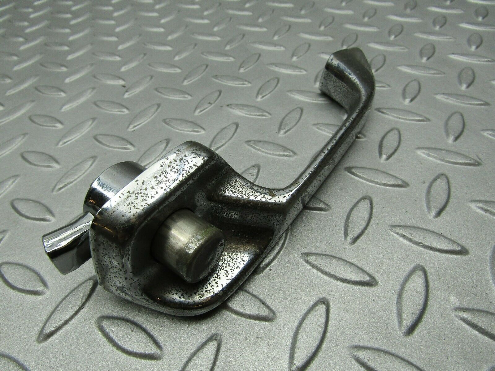 3291 Mercedes-Benz W108 280SE Door Handle Rear Left 1087661102