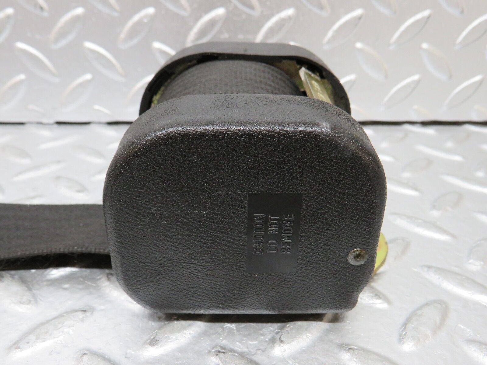 26980 Mercedes-Benz W123 240D Front Left Seat Belt 1238604786