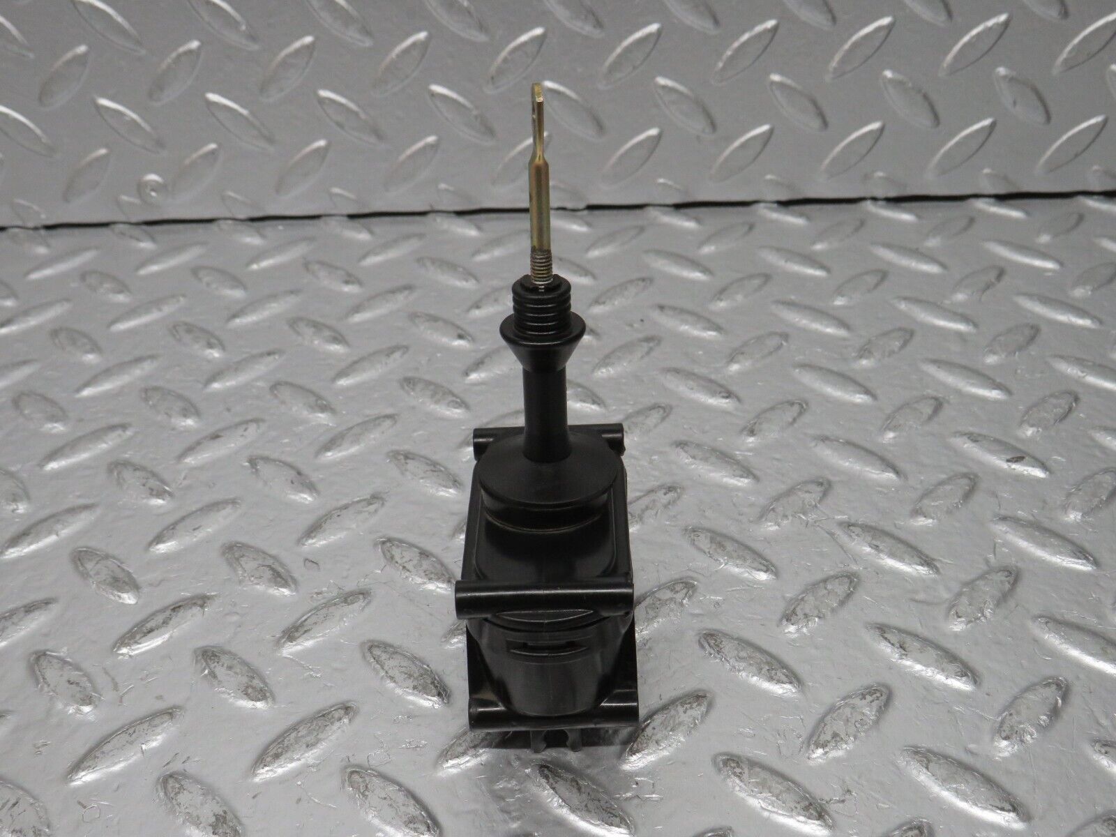 30876 Mercedes-Benz W201 190E 2.0L Door Lock Vacuum Actuator Front Left