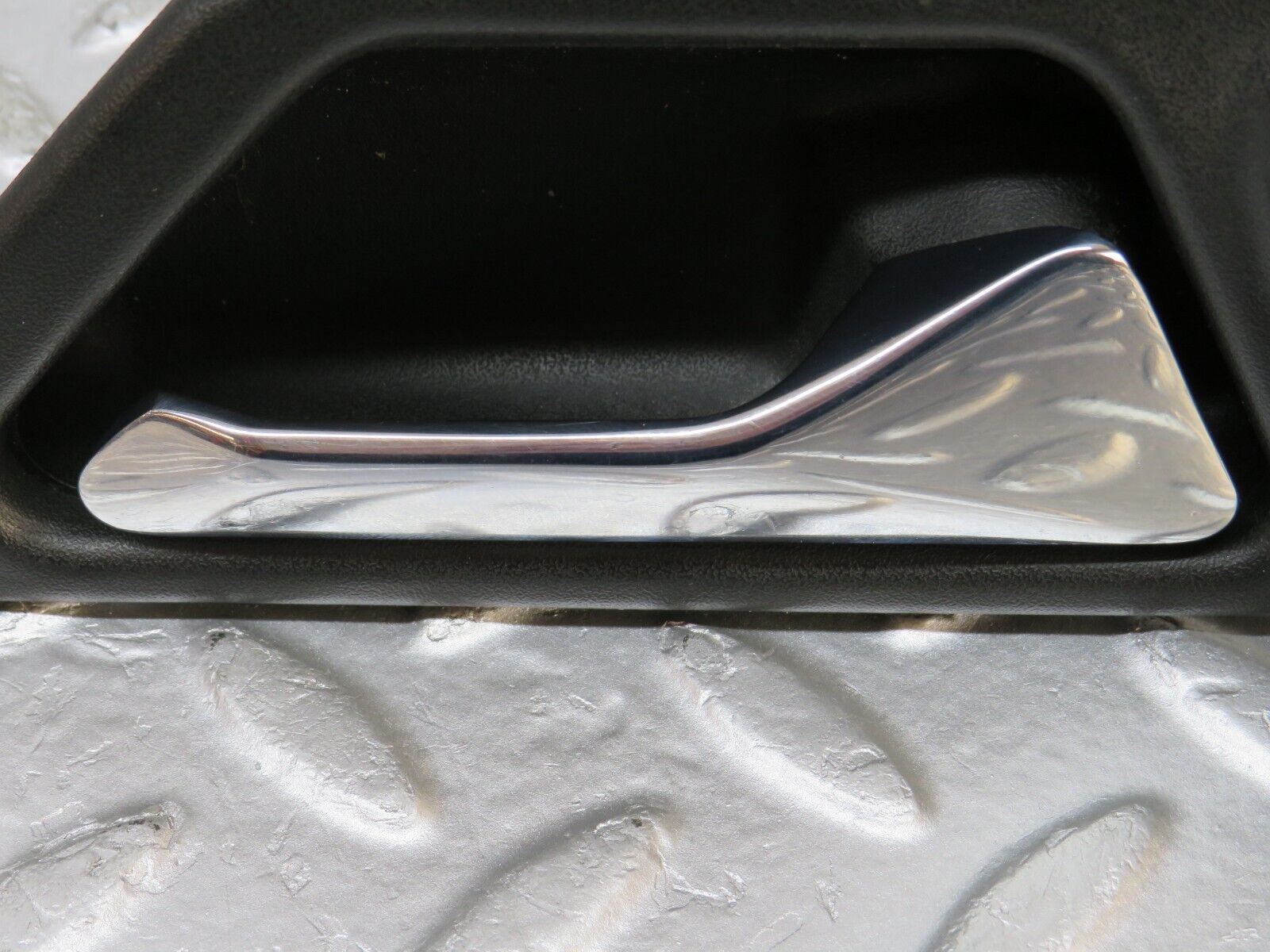 33906 Mercedes-Benz W124 260E Interior Door Handle Front Right 1247600261